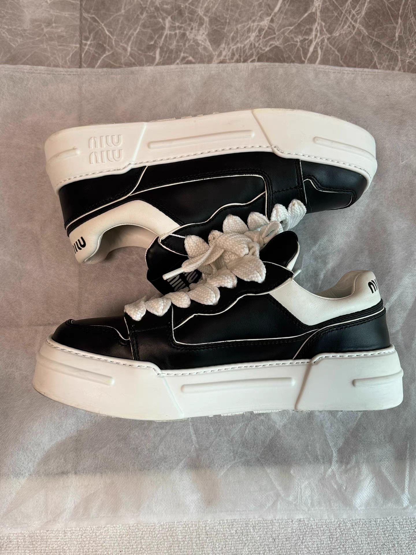 Miu Miu MiuMiu Black & White Panda Sneakers K6 Size US 6 / IT 36 - 7 Thumbnail
