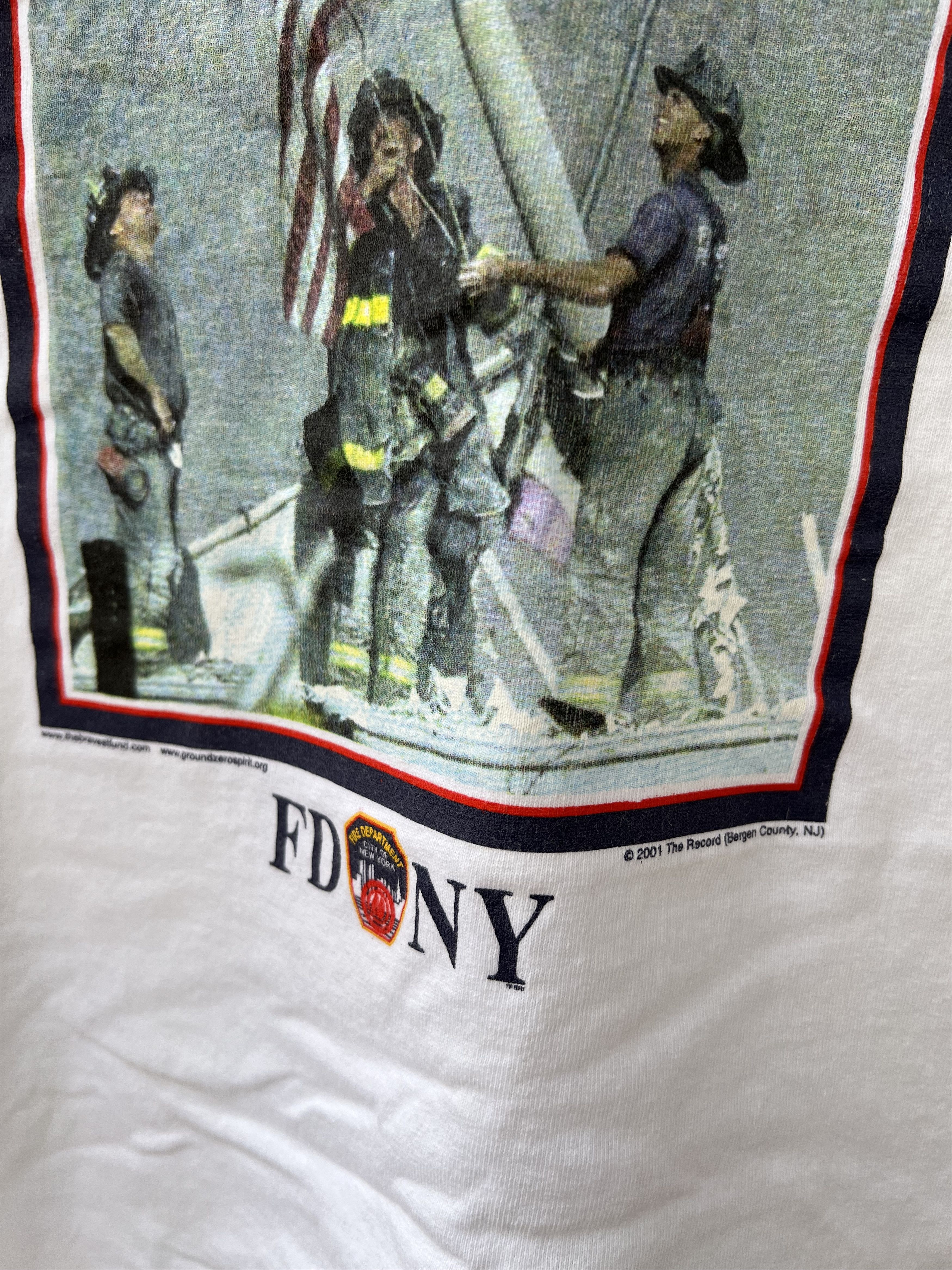 Vintage 2001 9/11 Photo Tee Murina world trade center Size US XL / EU 56 / 4 - 2 Thumbnail