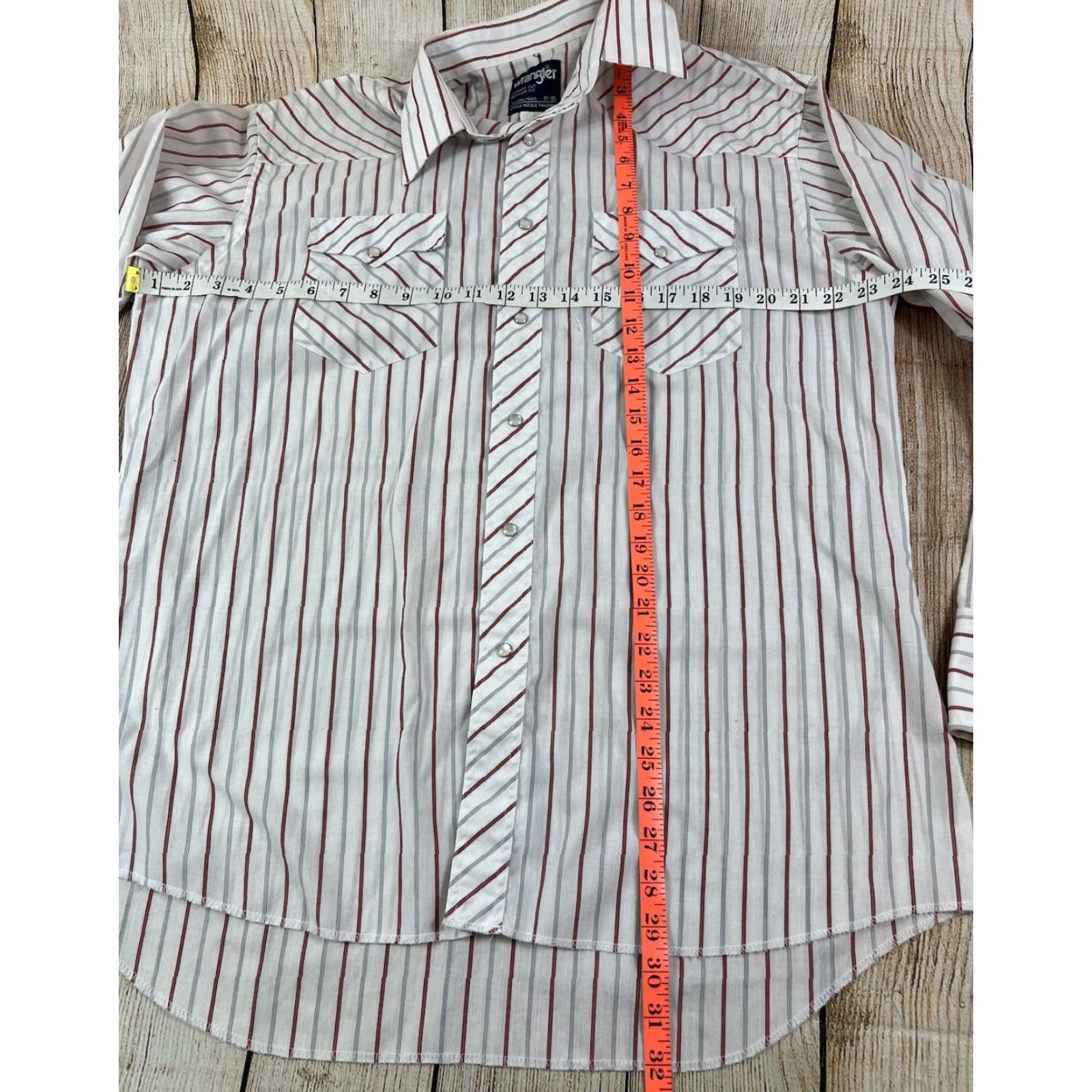 Wrangler VINTAGE Wrangler Pearl Snap Shirt Western Men XL White Long Sleeve Pinstripe 17-35 X Long Tails Yellowing Size US XL / EU 56 / 4 - 4 Thumbnail