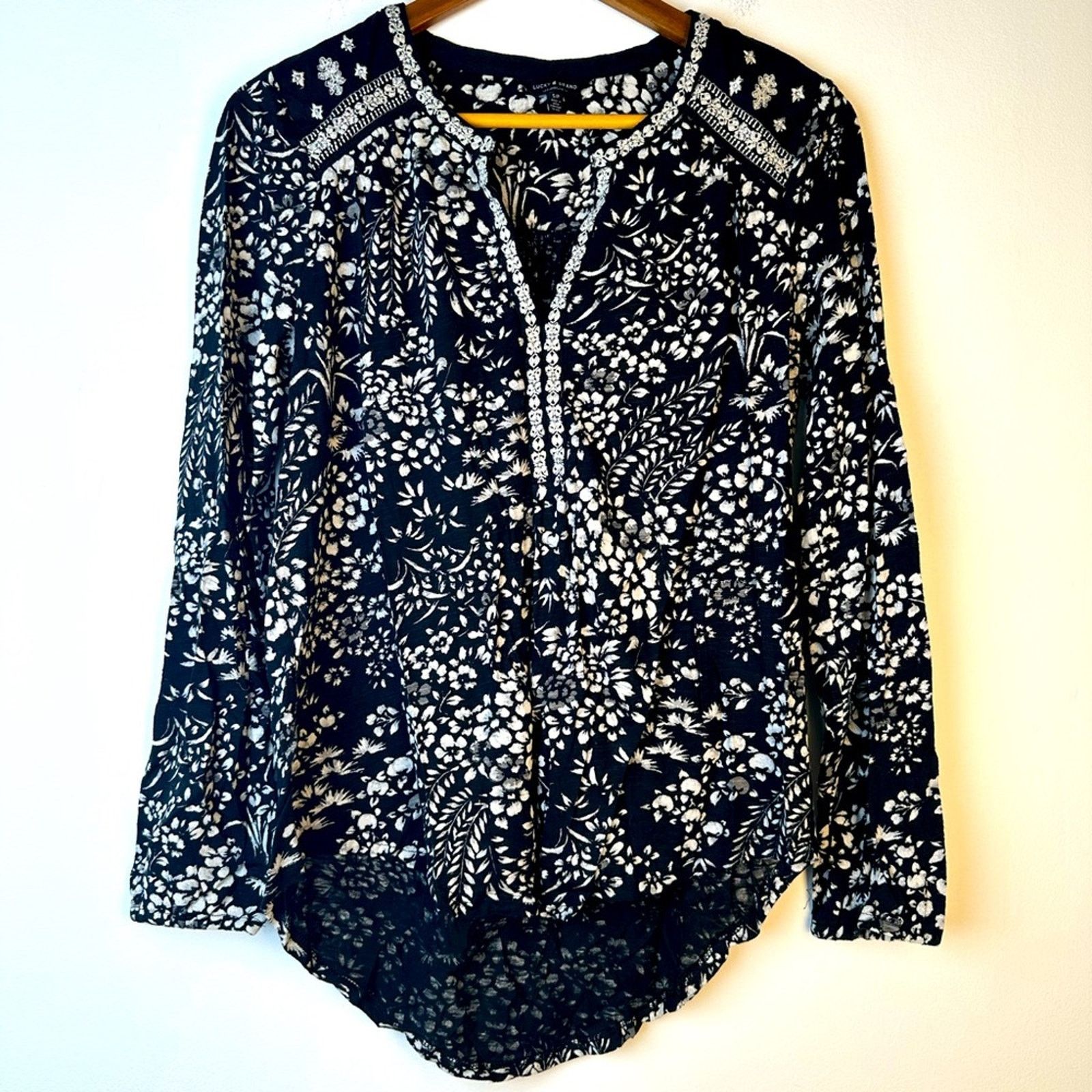 Lucky Brand Lucky Brand Embroidered Top Size S / US 4 / IT 40 - 2 Thumbnail