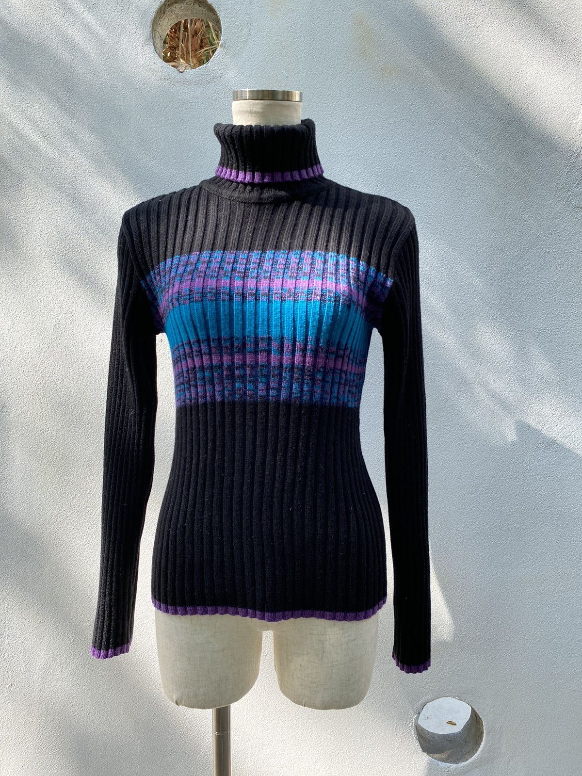 Morgan Homme MORGAN Black Ribbed Turtleneck with Purple-Blue Stripes Size M / US 6-8 / IT 42-44 - 9 Thumbnail
