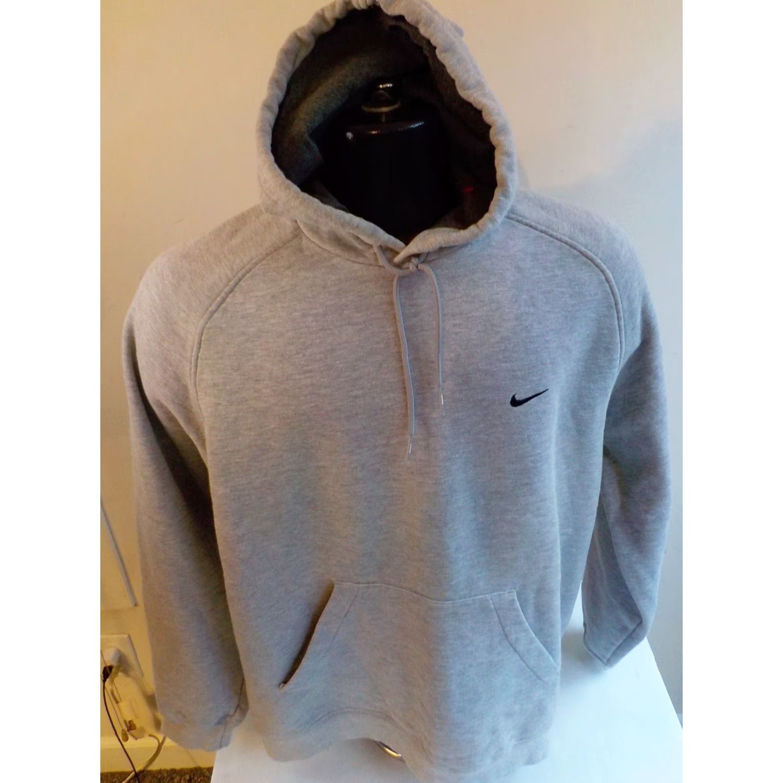 Nike NIKE Pullover Hoodie Kangaroo Pocket-Embroidered Nike Swoosh Gray LG Mens Hoodie Size US L / EU 52-54 / 3 - 2 Thumbnail
