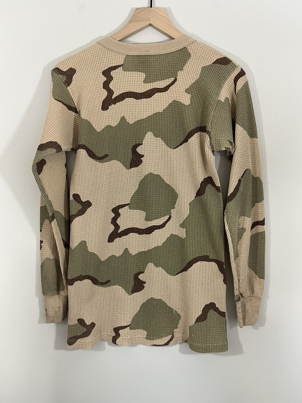 Vintage Distressed Thermal Knit Camo Stained Long Sleeve Size US S / EU 44-46 / 1 - 9 Thumbnail
