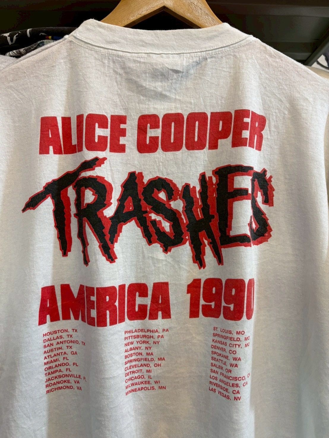 Band Tees Alice Cooper Trashes 1990’s Size US L / EU 52-54 / 3 - 6 Thumbnail