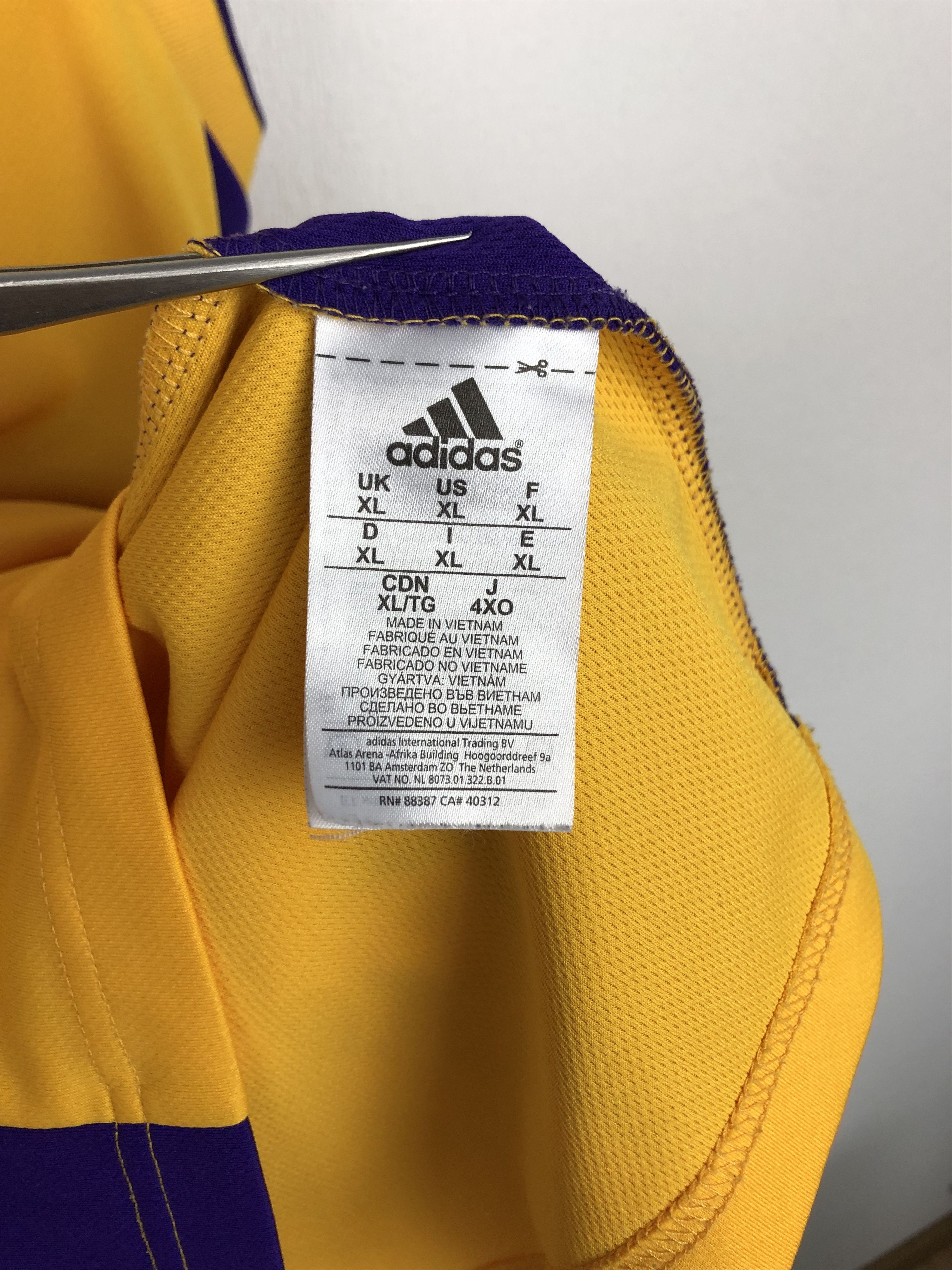 Adidas Adidas #24 Kobe Bryant Los Angeles Lakers NBA Jersey Shirt Size US XL / EU 56 / 4 - 7 Thumbnail