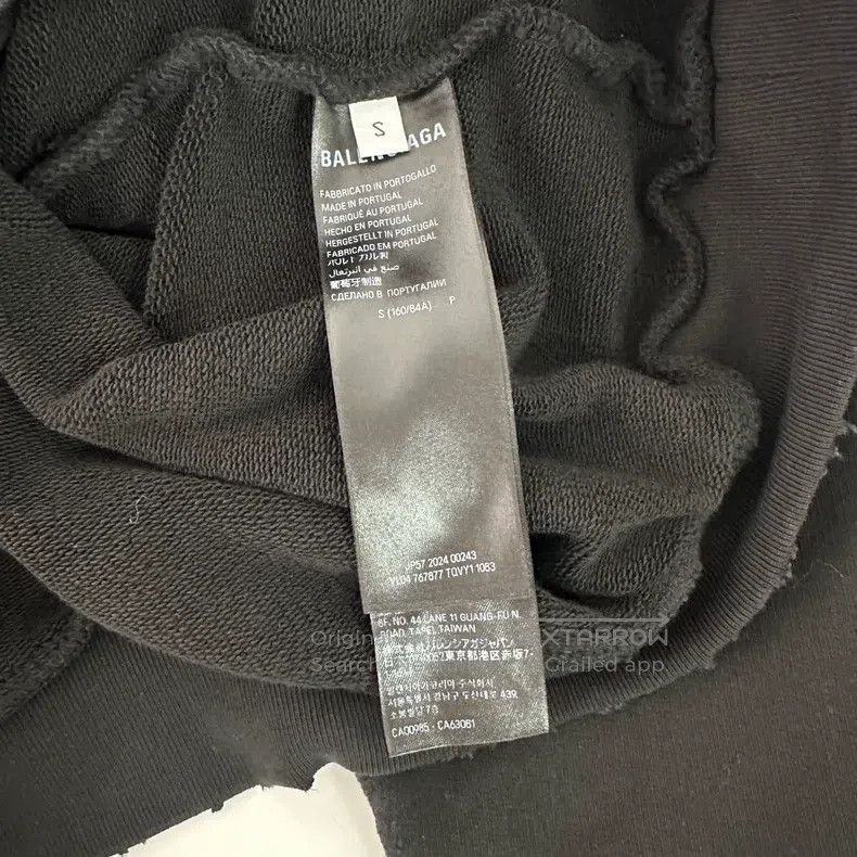 Balenciaga Balenciaga Black distressed front and back crystal logo ho Size US S / EU 44-46 / 1 - 3 Thumbnail