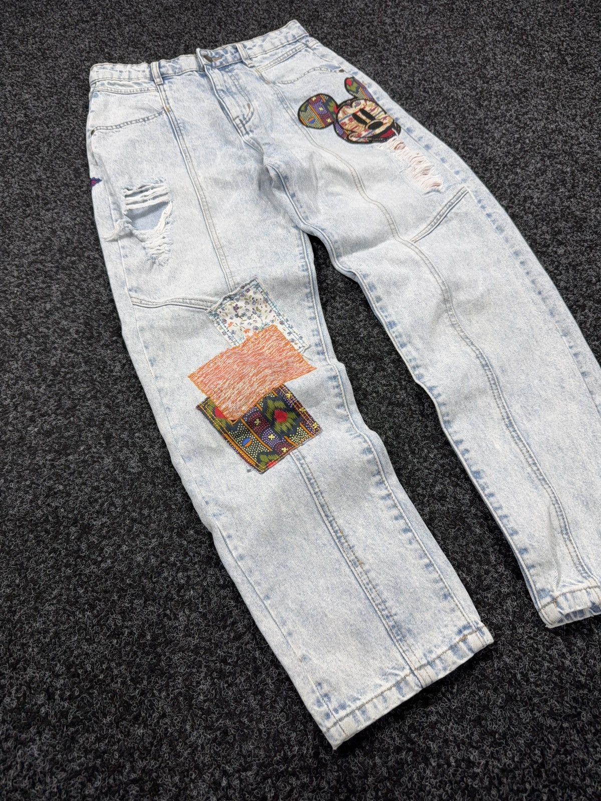 Desigual 00s Y2K Desigual Disney Mickey Patchwork Distressed Jeans Size 28" / US 6 / IT 42 - 2 Thumbnail
