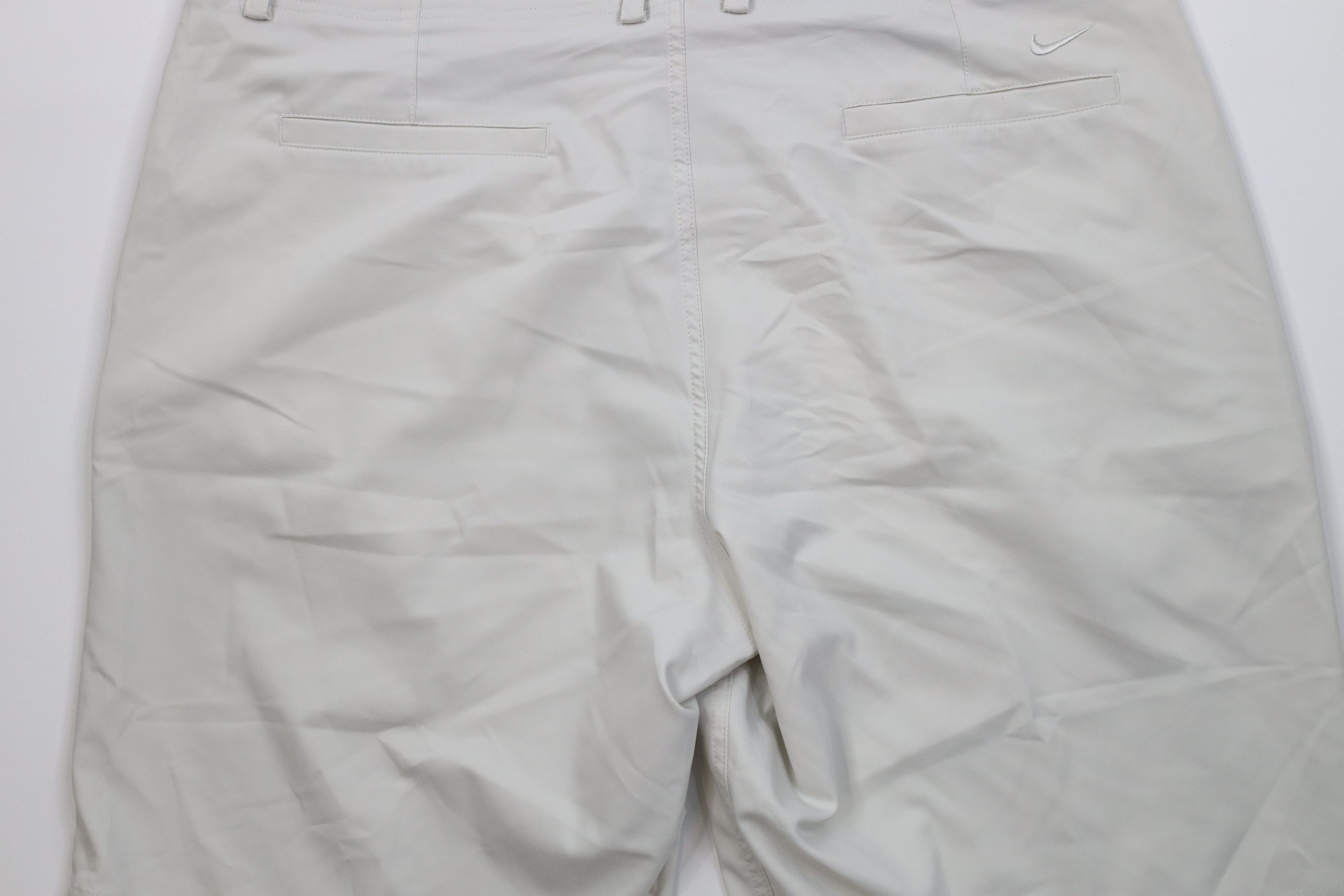 Nike Nike Golf Mini Swoosh Golfing Chino Shorts Beige Polyester Size US 40 / EU 56 - 11 Thumbnail