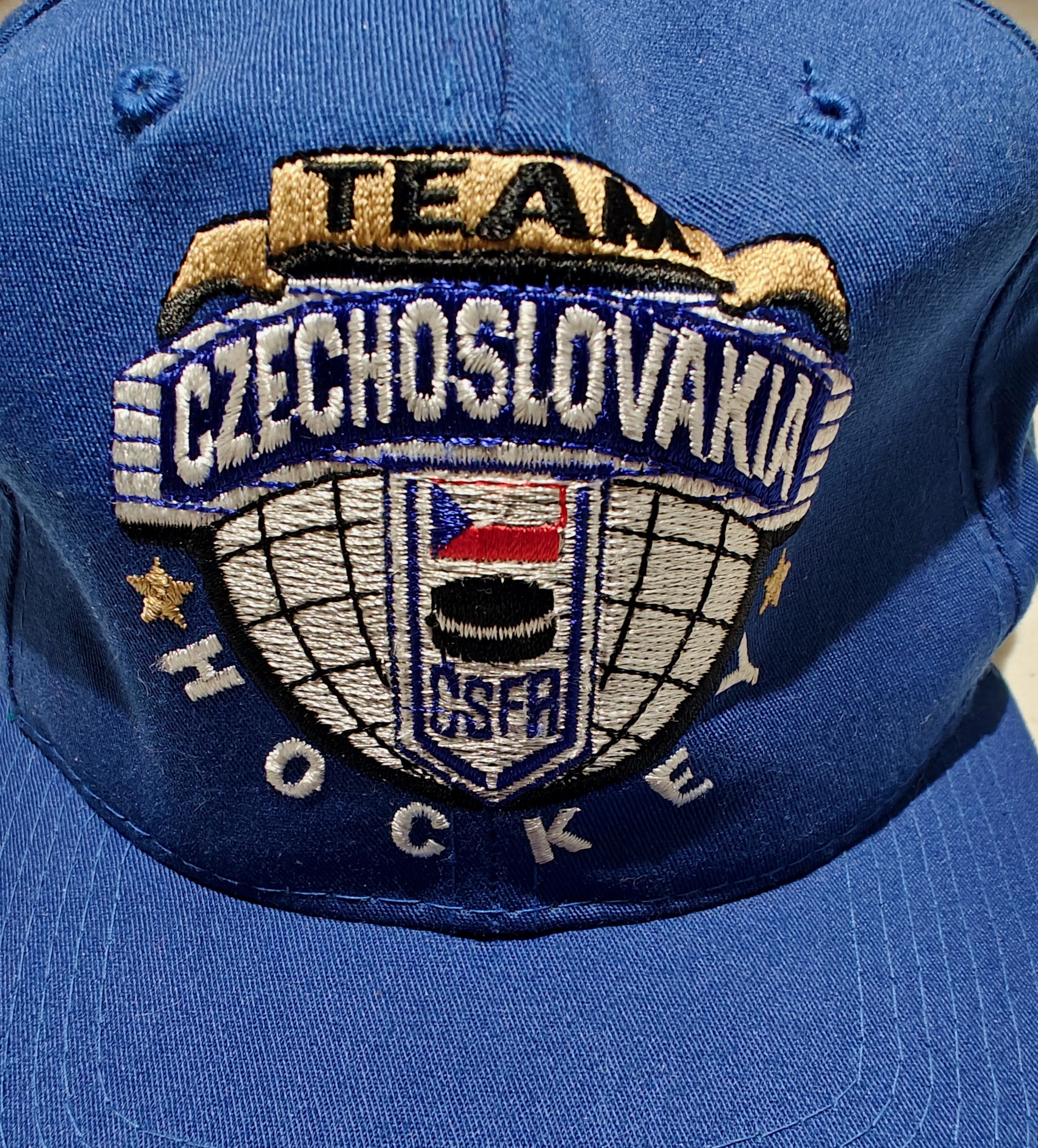 Starter Vtg 90s Starter Czechoslovakia Czechia Hockey snapback hat Size ONE SIZE - 2 Thumbnail