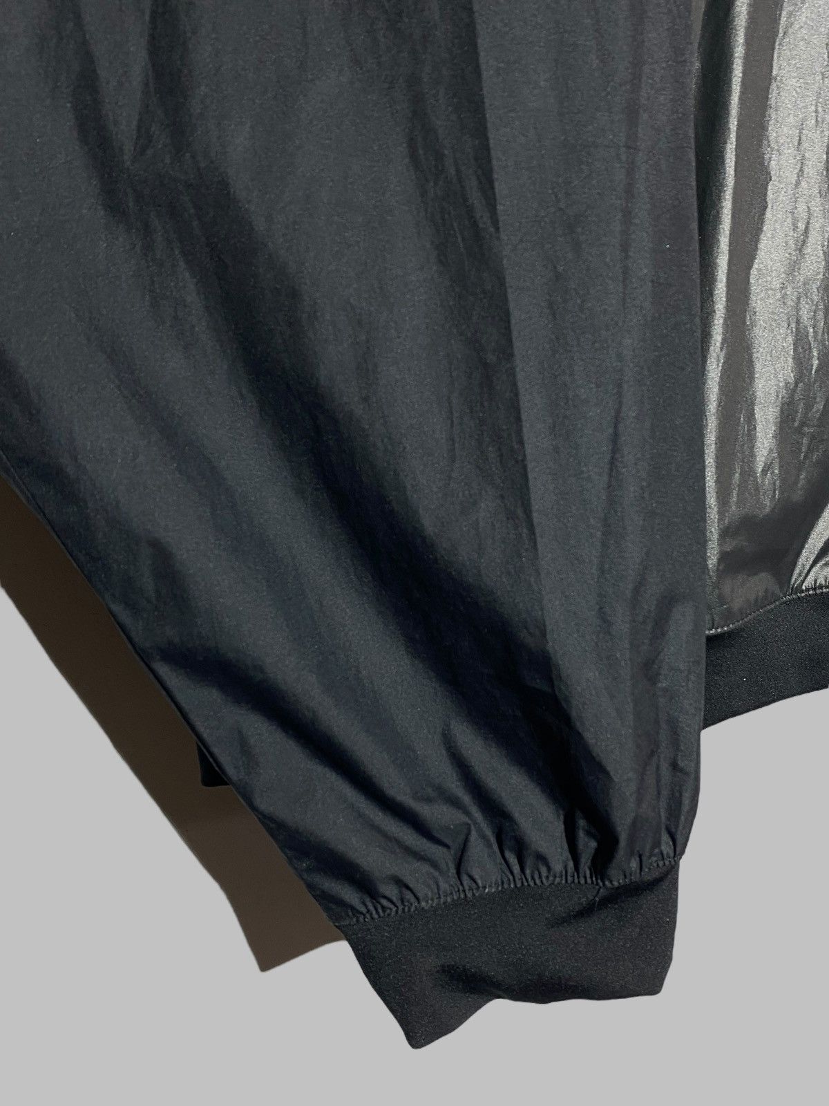 Nike 🔥 NIKE BLACK NYLON WINDBREAKER BOMBER Y2K TECH RUNNER VIBES Size US XL / EU 56 / 4 - 4 Thumbnail