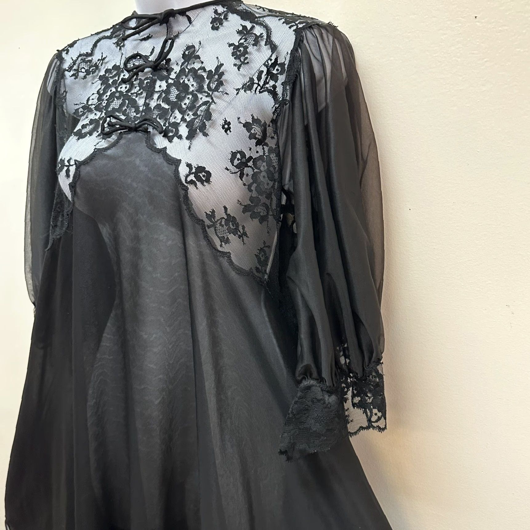 Doublet VINTAGE Eyeful Nightgown Adult M Black Nylon Lace Full Sweep Chiffon Double Layer Size ONE SIZE - 4 Thumbnail