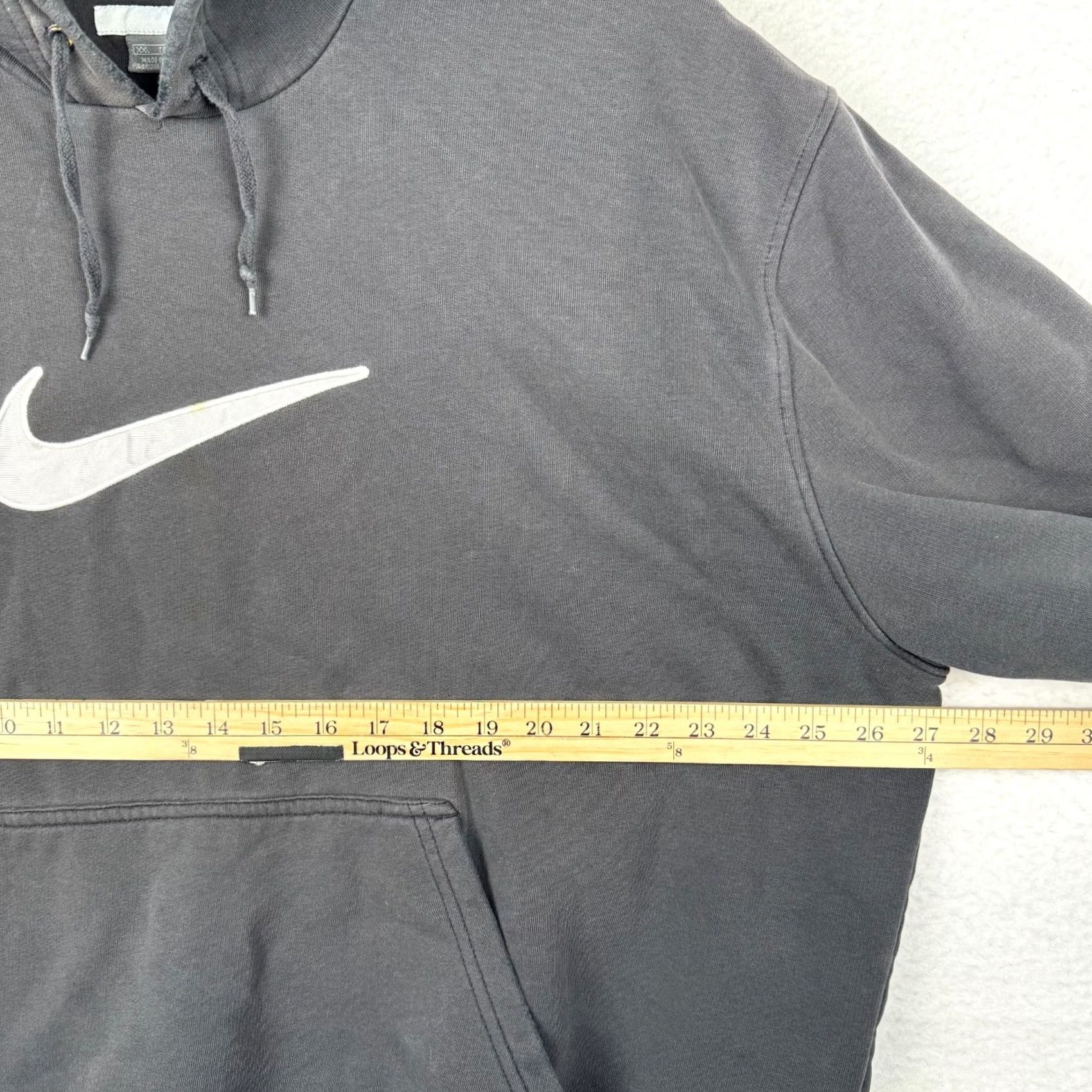 Nike VINTAGE Nike Mens 2XL Hoodies Hoodie Light Distress Gray Swoosh Logo Crew Neck Pullover Winter Fall Size US XXL / EU 58 / 5 - 7 Thumbnail