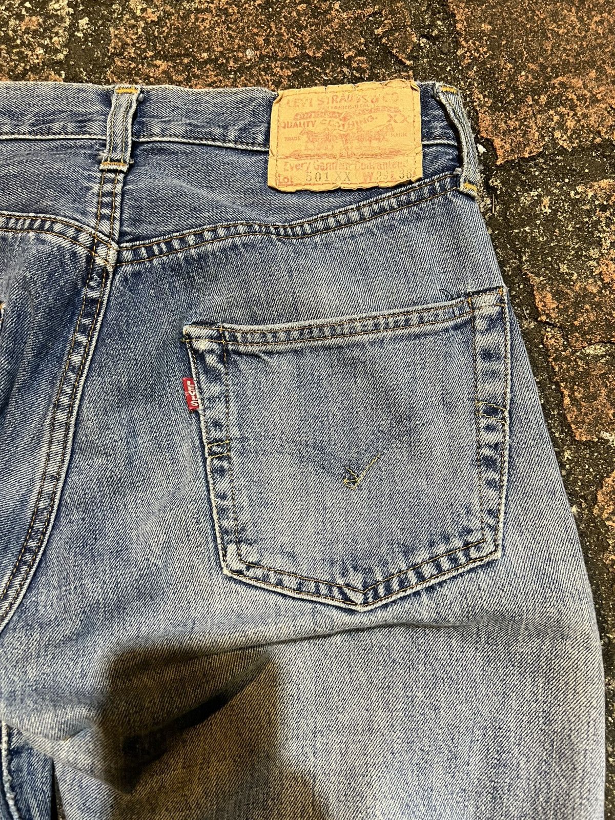 Levi's Vintage Clothing Vintage 1998 Levi’s 501XX LVC Big E Selvedge Size US 29 - 17 Thumbnail