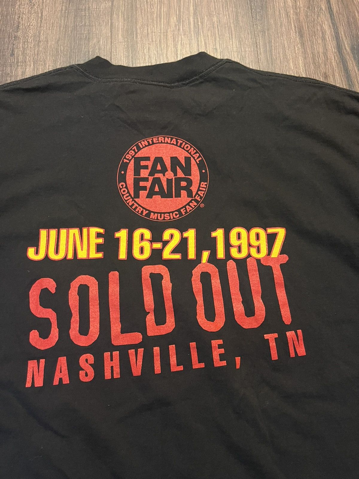 Band Tees 🔥Vintage Fan Fair Nashville Tennessee CMA Tee Shirt 1997🔥 Size US XL / EU 56 / 4 - 4 Thumbnail