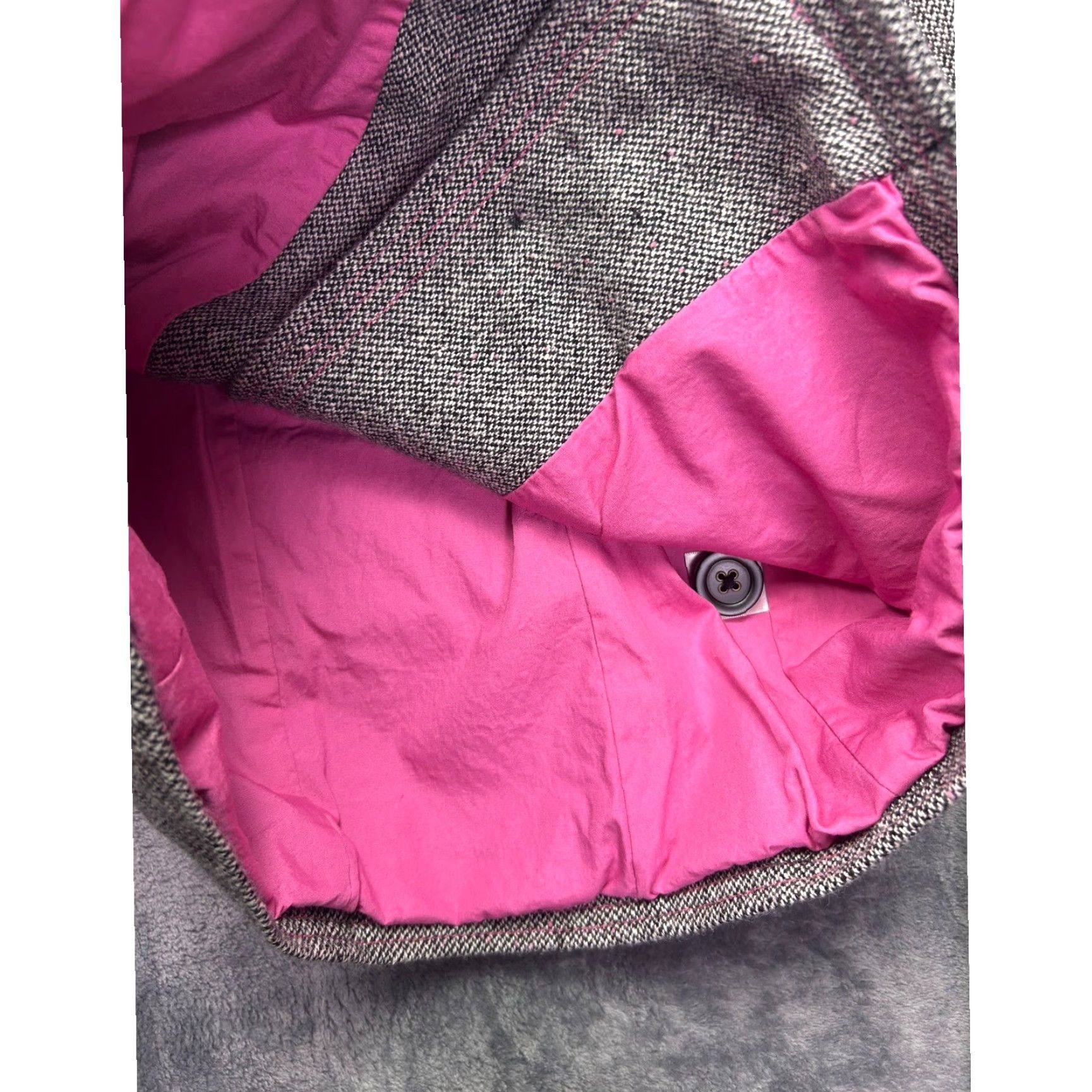 Gap VINTAGE Gap Blazer Wool Blend Tweed Button Front Short Cropped Pink Stitching Gray 6 Womens Tailored/Classic Blazer Womens) Size M / US 6-8 / IT 42-44 - 7 Thumbnail