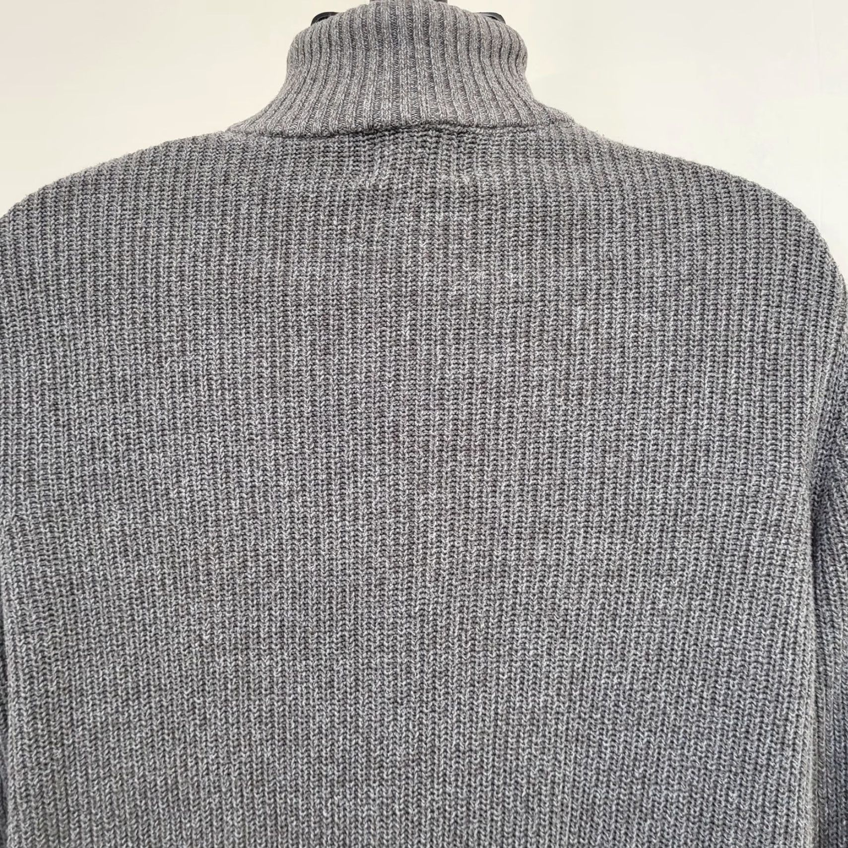 Vintage GH Bass Mens Henley Sweater Large Gray Sherpa Lined Collar Long Sleeve 4 Button Size US L / EU 52-54 / 3 - 6 Thumbnail