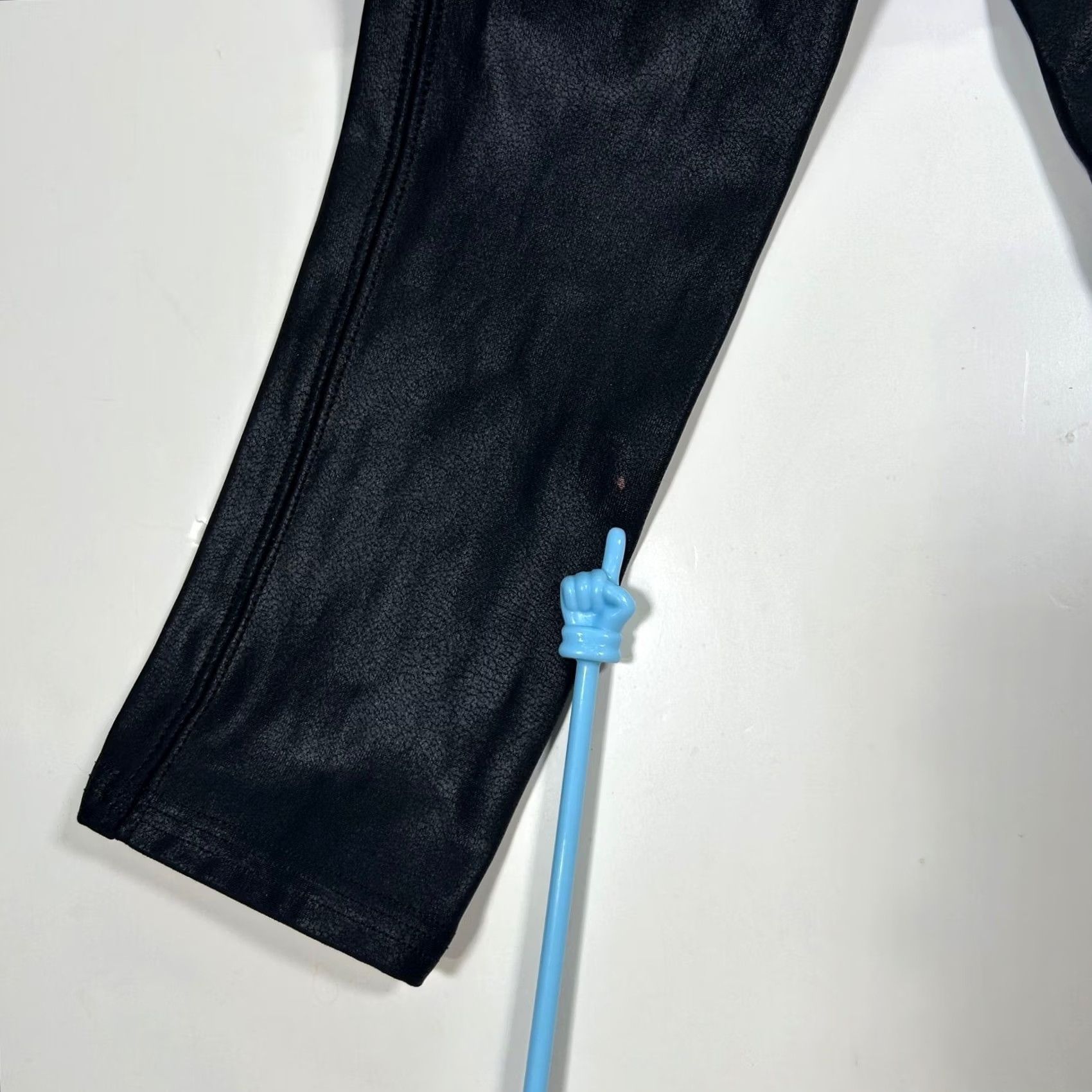 Spanx Spanx Leggings Womens Small Black Tummy Control Faux Leather Shine Size 28" / US 6 / IT 42 - 4 Thumbnail