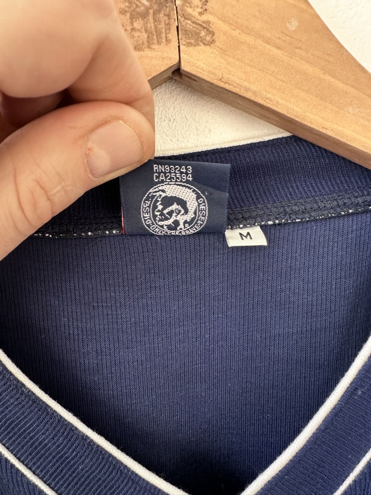 Diesel Vtg 90s DIESEL T-Shirt V-Neck White Piping Embroidered Logo Size US M / EU 48-50 / 2 - 5 Thumbnail