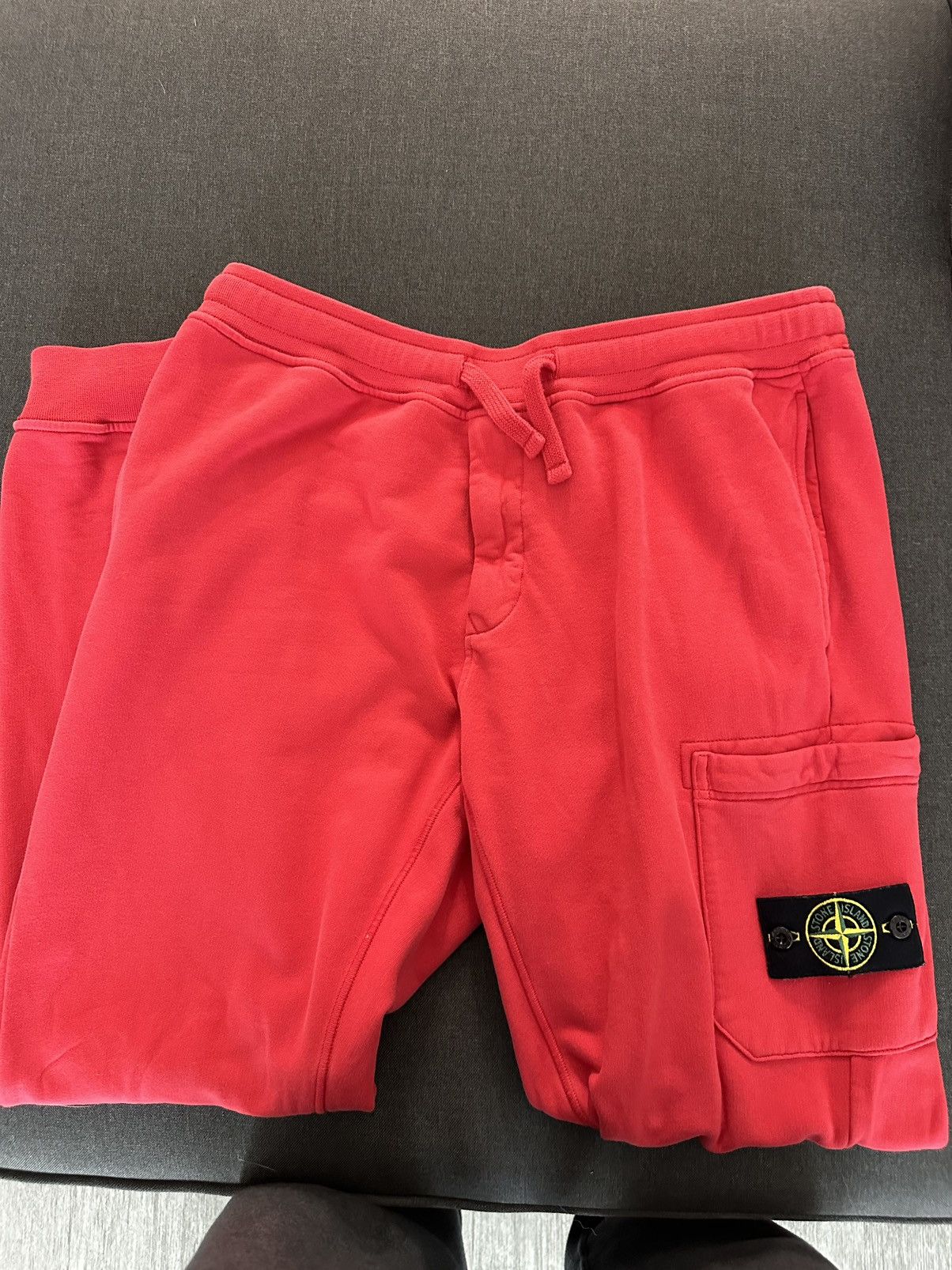 Stone Island Red stone island joggers size XL Size US 36 / EU 52 - 2 Thumbnail