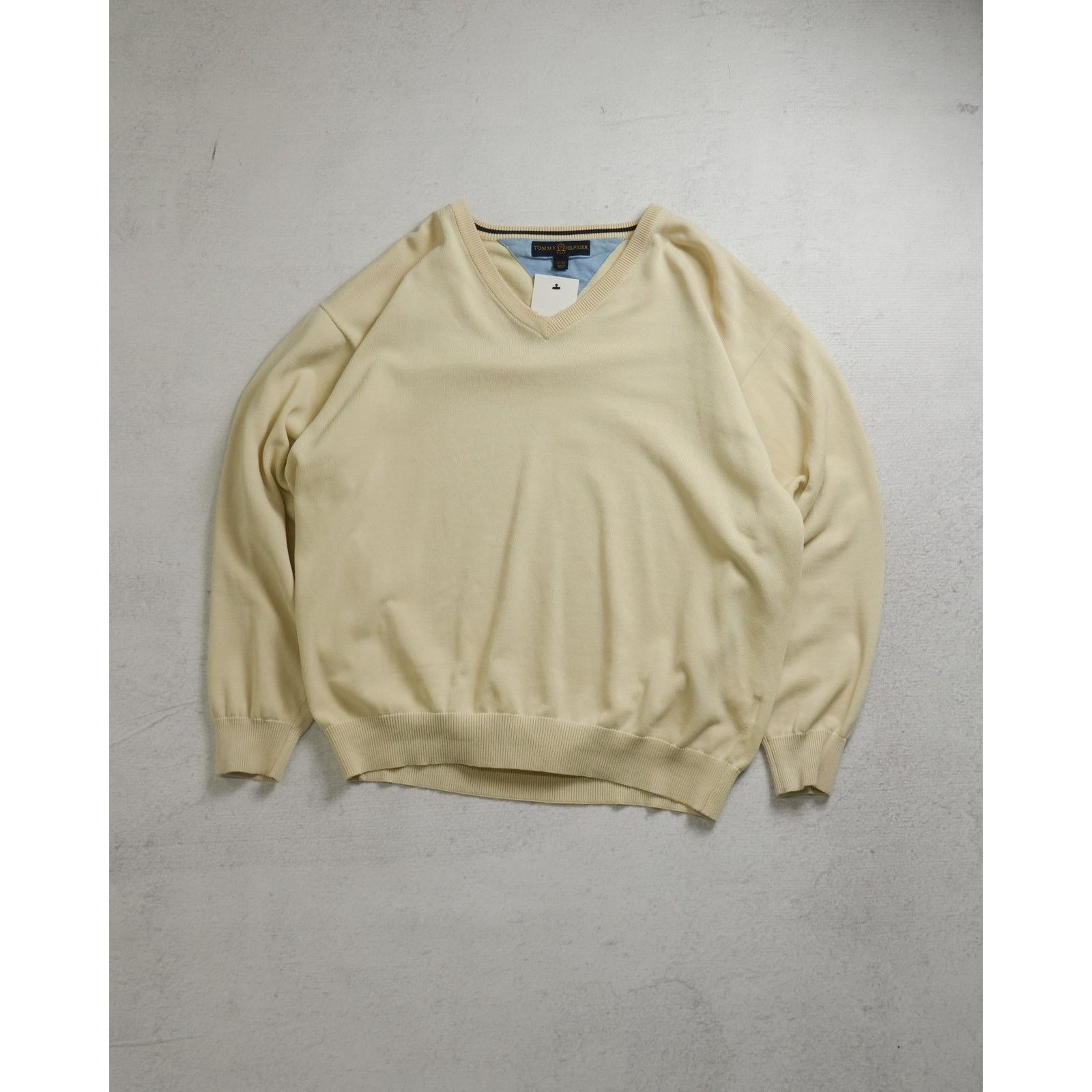 Tommy Hilfiger Vintage 90s Tommy Hilfiger Cream Sweater - Women's XL Size XL / US 12-14 / IT 48-50 - 1 Thumbnail