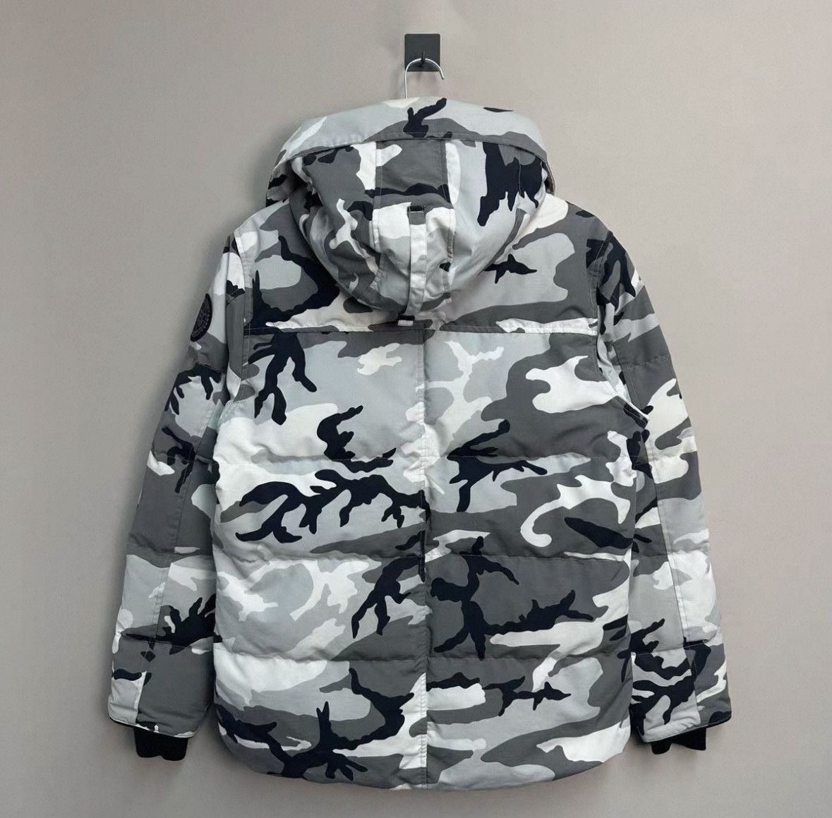 Canada Goose Canada Goose Macmillan Camo Down Jacket-yf Size US L / EU 52-54 / 3 - 2 Thumbnail