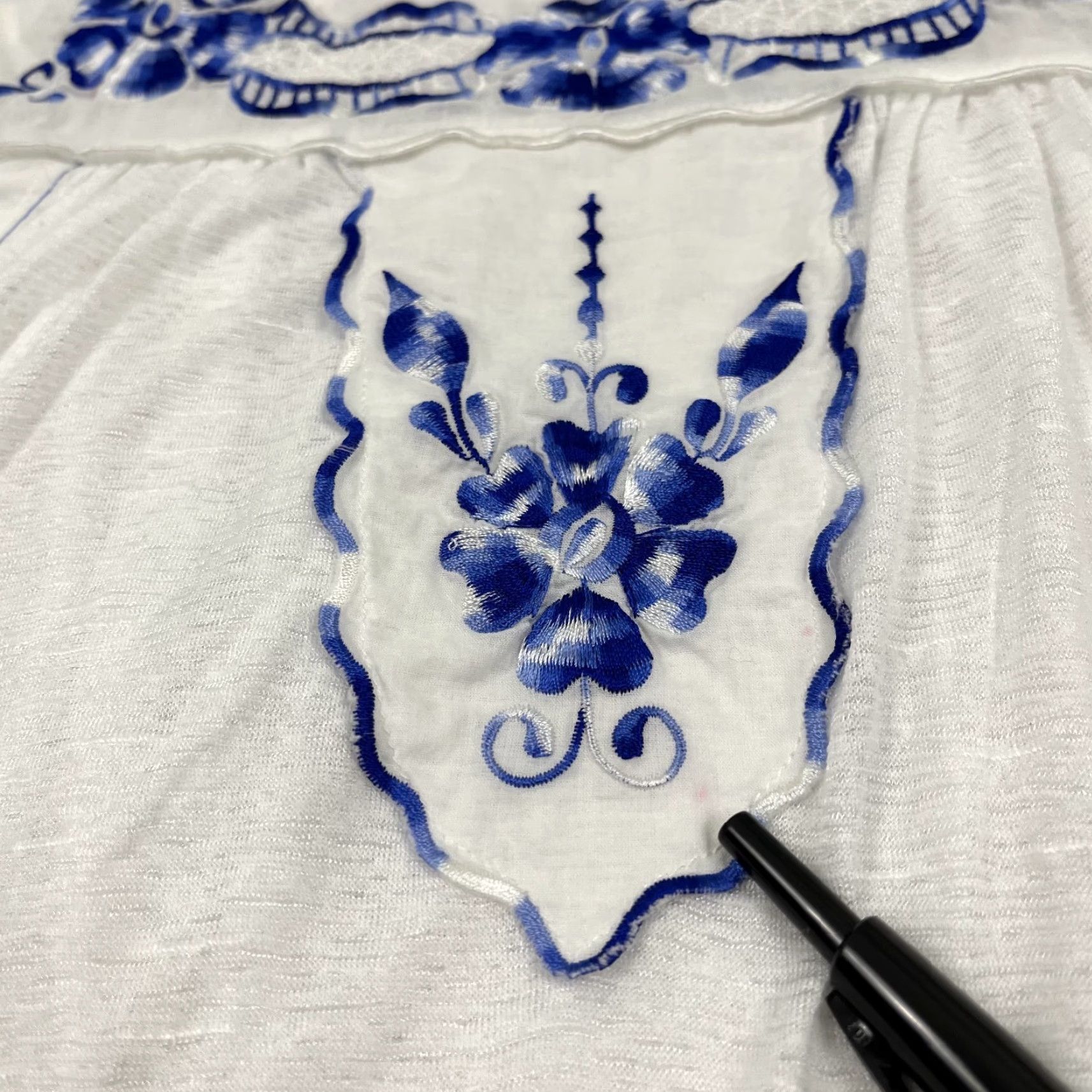 Free People VINTAGE Free People Blouse Womens S White Blue Floral Embroidered Boho Peasant Cottage Size S / US 4 / IT 40 - 7 Thumbnail