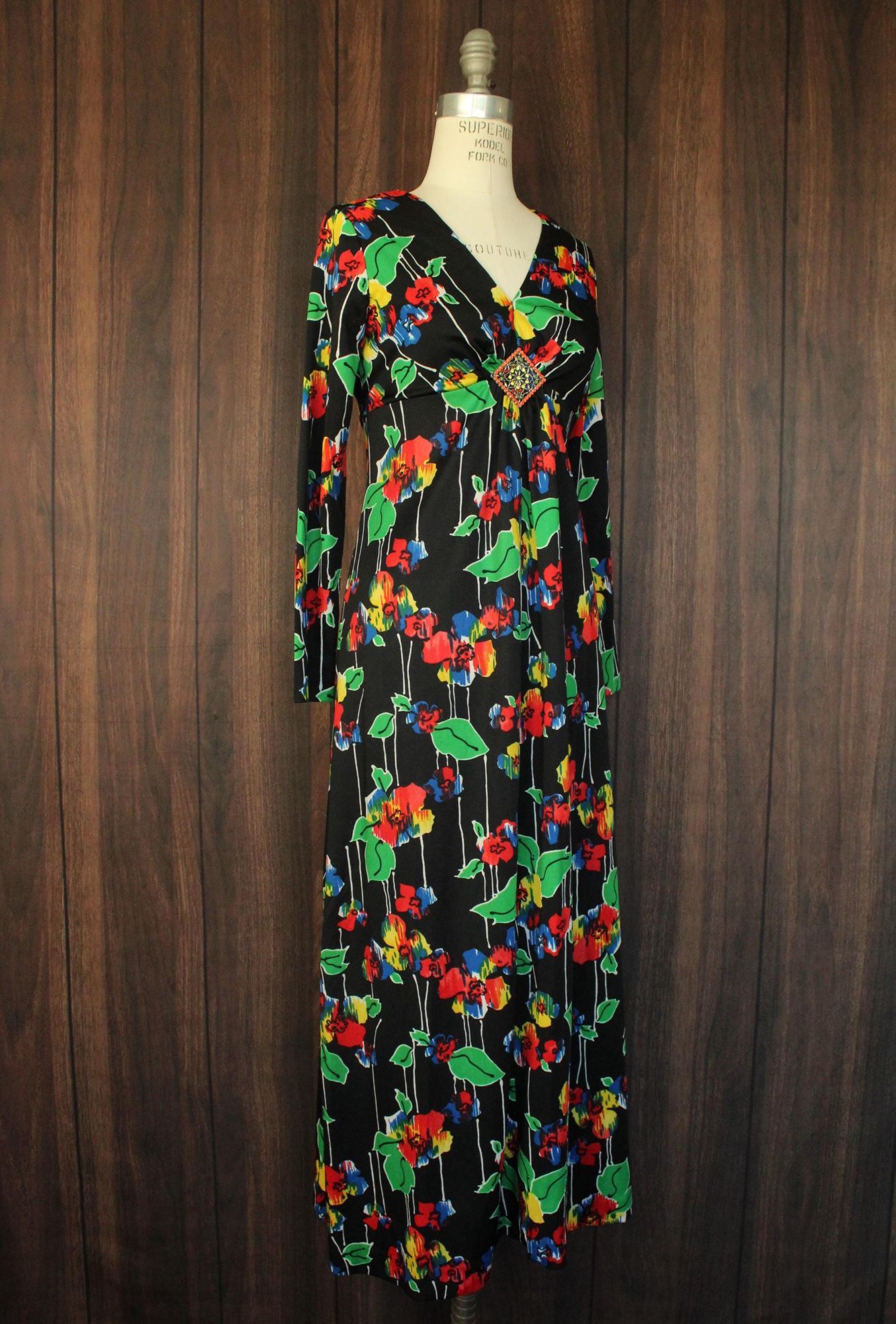 Vintage Vintage 1960s Dress, Black Floral Print with Brooch Maxidre Size M / US 6-8 / IT 42-44 - 4 Thumbnail