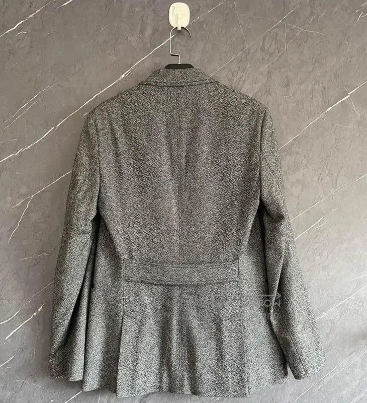 Burberry Burberry Gray Wool Women's Coat. Size M / US 6-8 / IT 42-44 - 5 Thumbnail