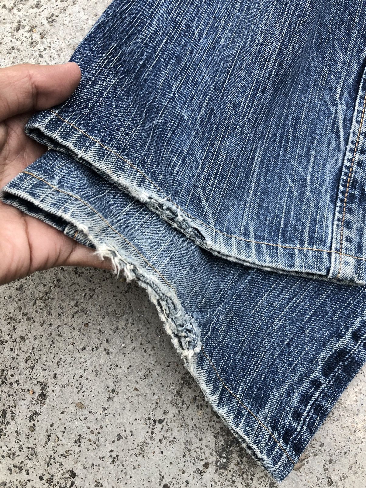 Edwin VINTAGE EDWIN SELVEDGE DISTRESSED DENIM Size US 30 / EU 46 - 11 Thumbnail