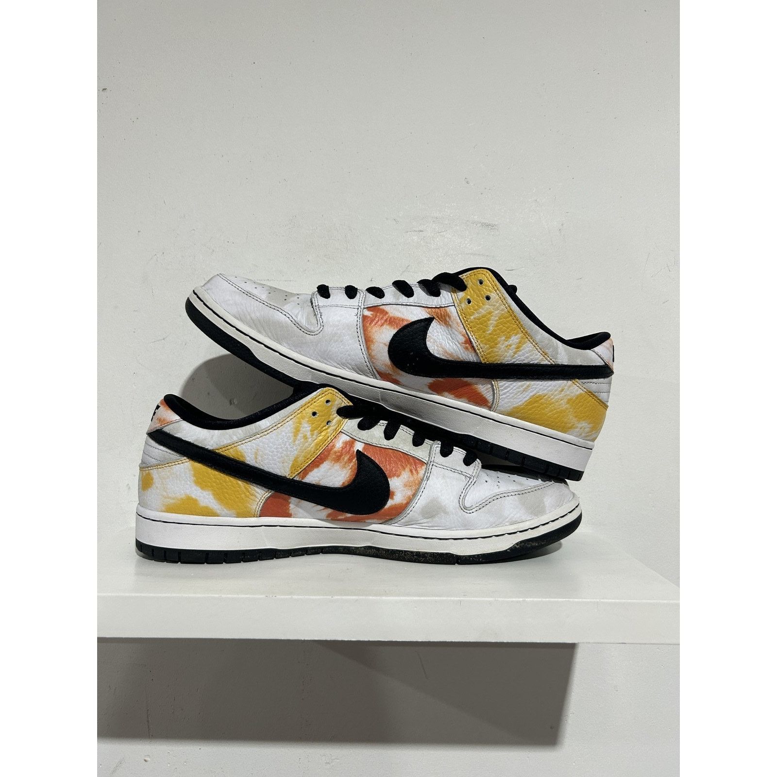 Nike NIKE DUNK LOW RAYGUN TIE-DYE WHITE SIZE 14 PREOWNED Size US 14 / EU 47 - 8 Thumbnail