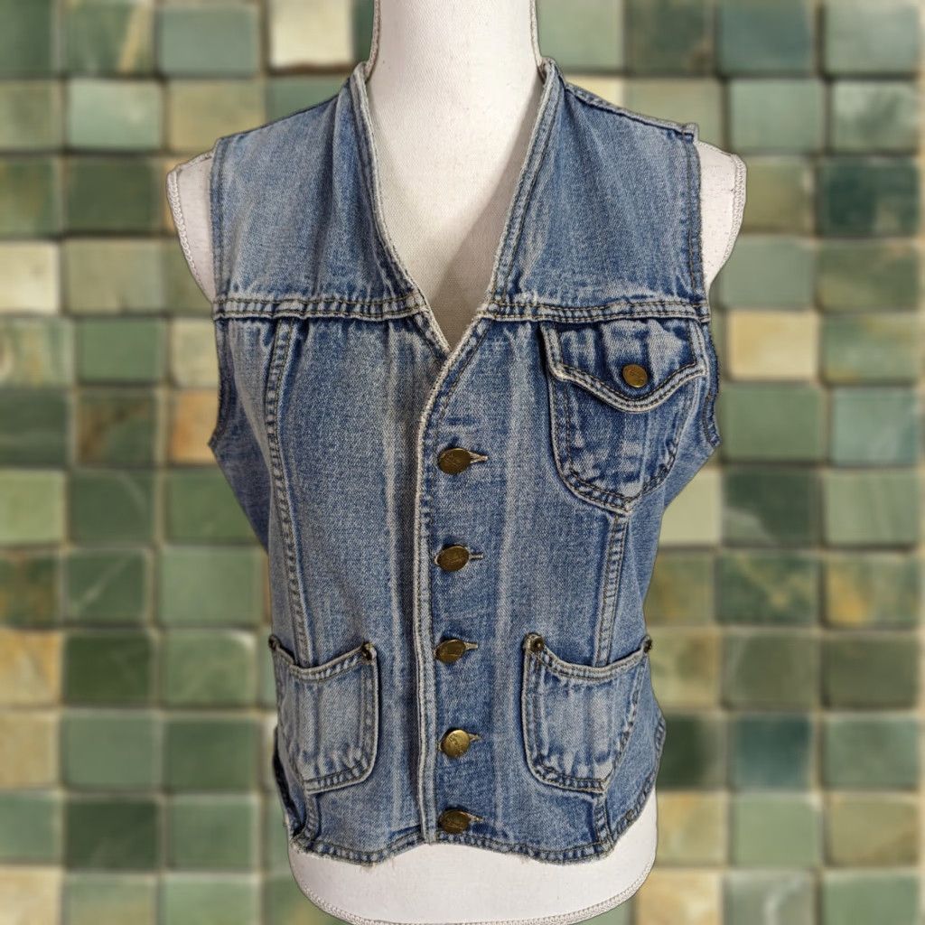 Denime VINTAGE 90s Denim Vest Small Women Button Blue V2J USA Vest Size S / US 4 / IT 40 - 1 Thumbnail