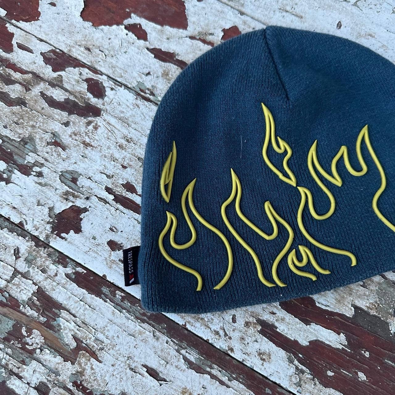 Tribal Streetwear Vintage Man’s Flame 🔥 Hat Cap Beanie Y2K 00s Trend Hype Size ONE SIZE - 3 Thumbnail