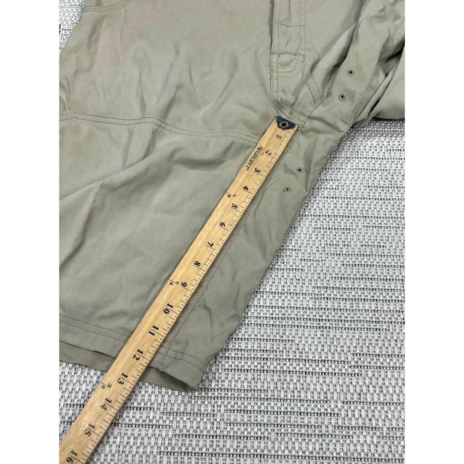 Prana prAna Breathe Cargo Shorts Mens Large Beige Logo Stretch Mid Rise HikingShorts Size US 33 - 7 Thumbnail