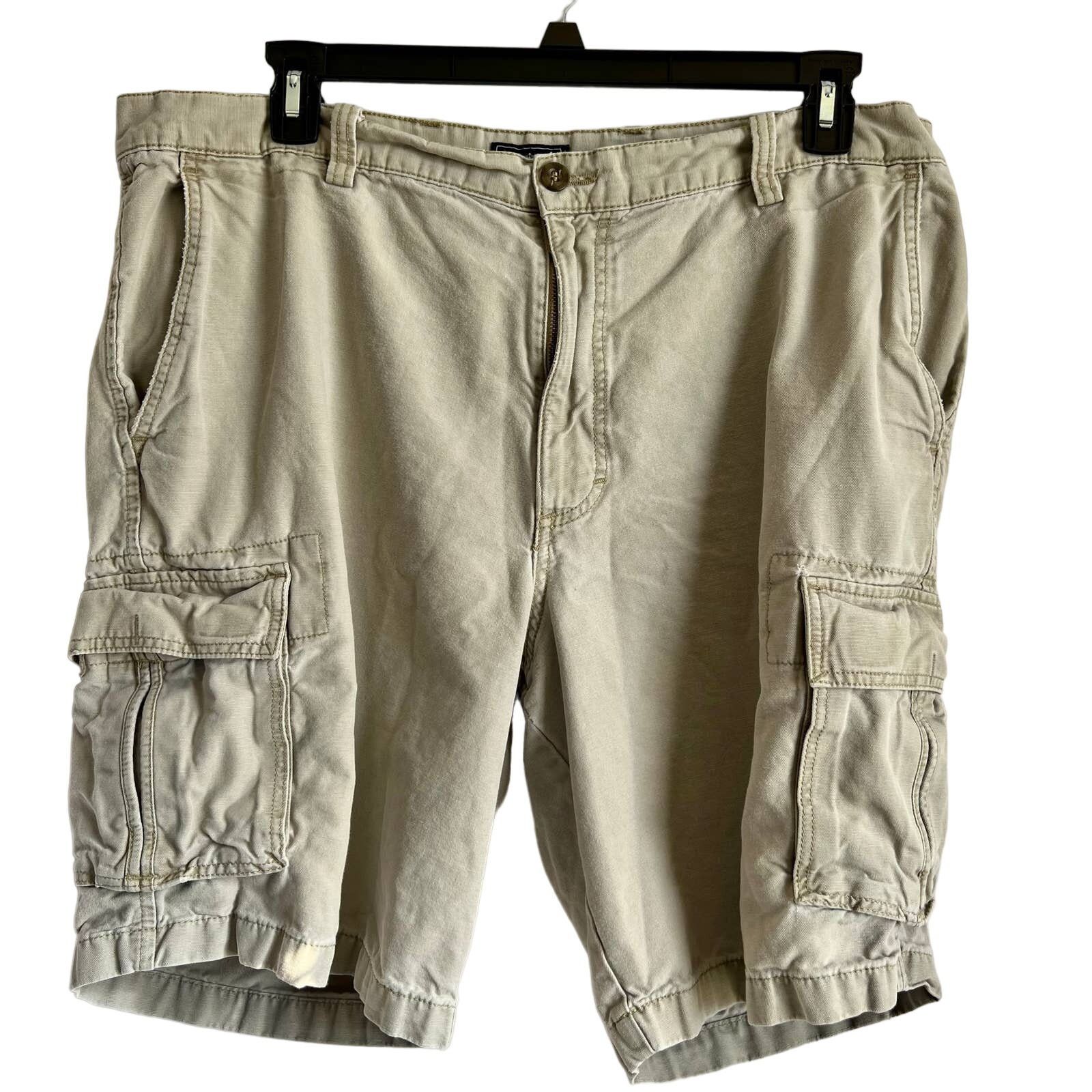 Dockers Dockers Cargo Shorts Men's W40 Khaki Flap Cargo Pockets Size US 40 / EU 56 - 1 Thumbnail