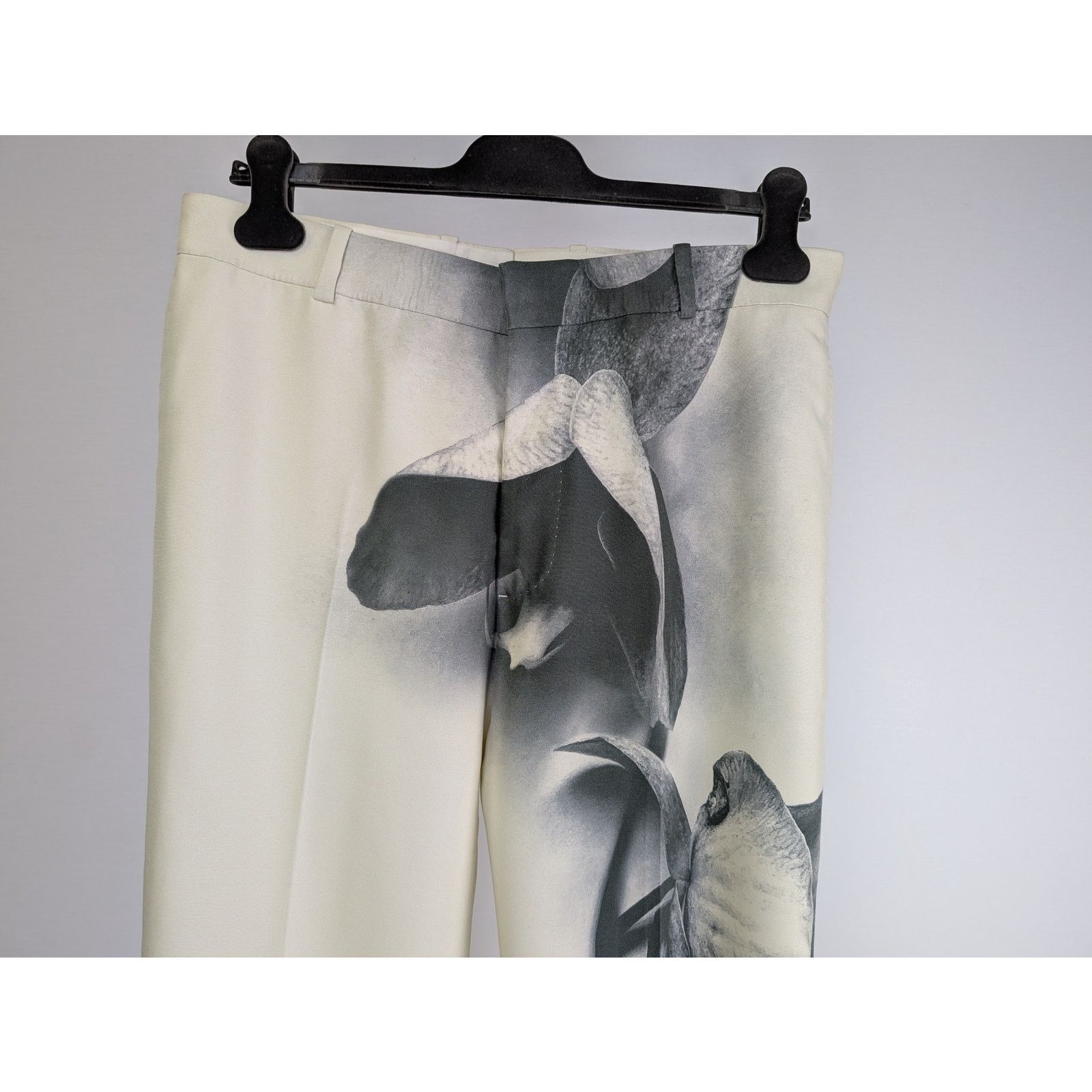 Alexander McQueen o1rshd1 Orchid Print ON Viscose Cady Pants in Putty/black Size US 32 / EU 48 - 2 Thumbnail