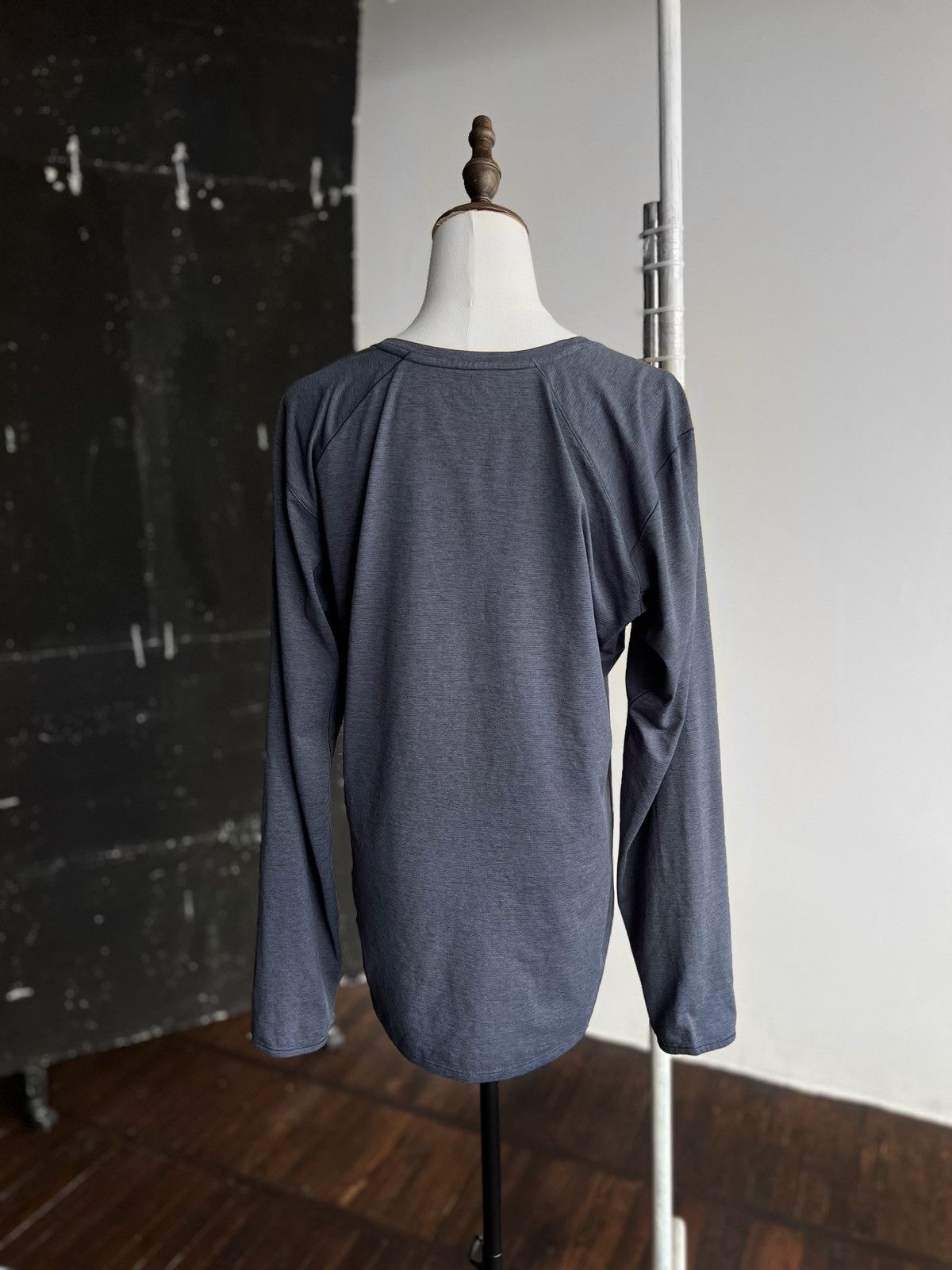 Arc'teryx Arcteryx Kadem Womens Long Sleeve Navy Blue Henley Top Shirt Size L / US 10 / IT 46 - 2 Thumbnail
