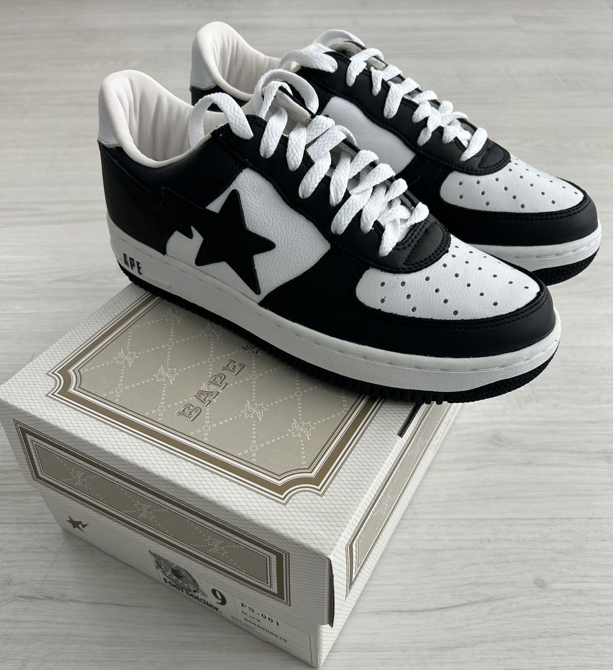 Bape VERY RARE OG 2001 A BATHING APE 1ST BLACK/WHITE BAPESTA Size US 9 / EU 42 - 5 Thumbnail