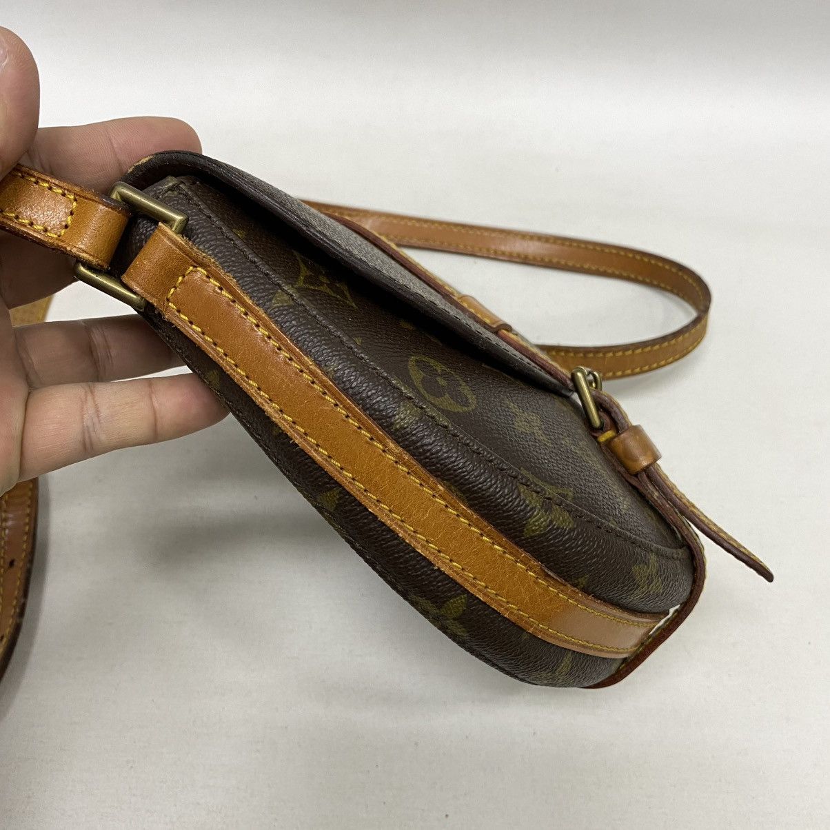Louis Vuitton ‼️YES‼️ VINTAGE SWISS MADE ZIPPER LOUIS VUITTON CHANTILLY PM Size ONE SIZE - 4 Thumbnail