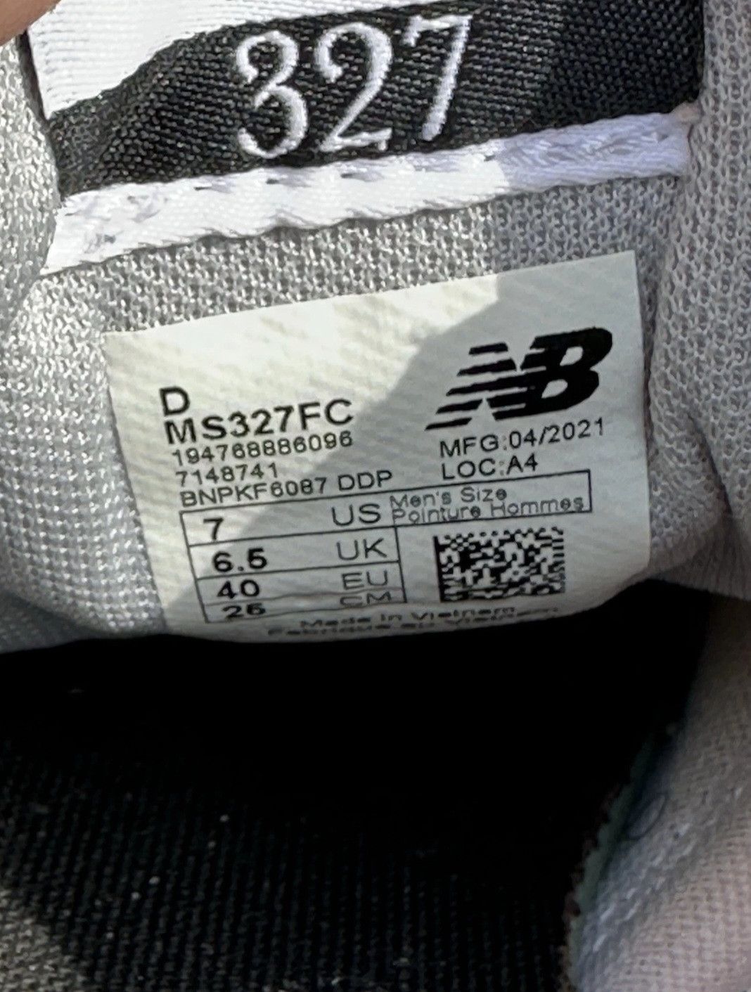 New Balance New Balance 327 Rain Cloud Virtual Violet MS327FC Size 7 Men Size US 7 / EU 40 - 7 Thumbnail