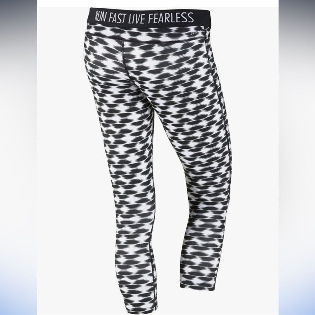 Nike NIKE Dri-Fit Relay Reflective Crop Legging Womens Size S. Size 24" / US 00 / IT 34 - 12 Thumbnail