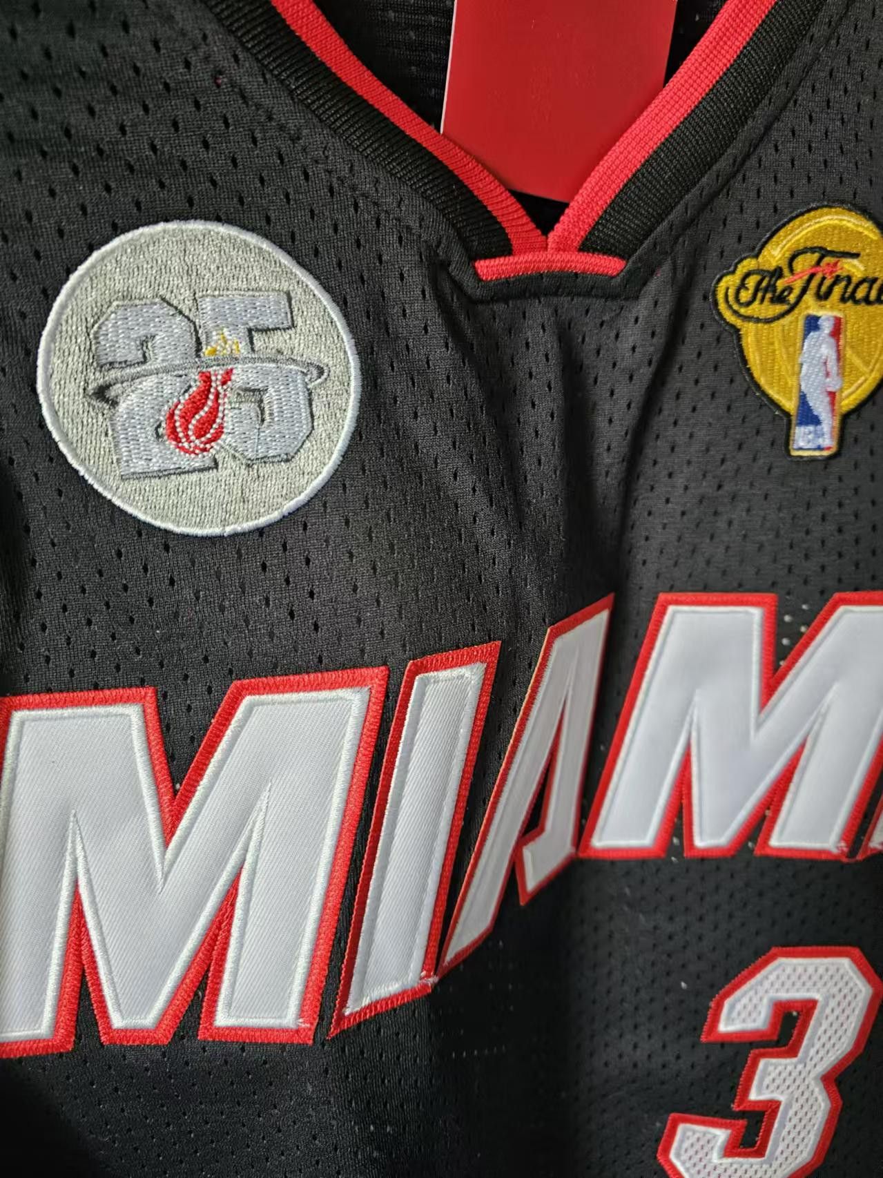 NBA Dwyane Wade Jersey Miami Heat Jersey Size US S / EU 44-46 / 1 - 3 Thumbnail