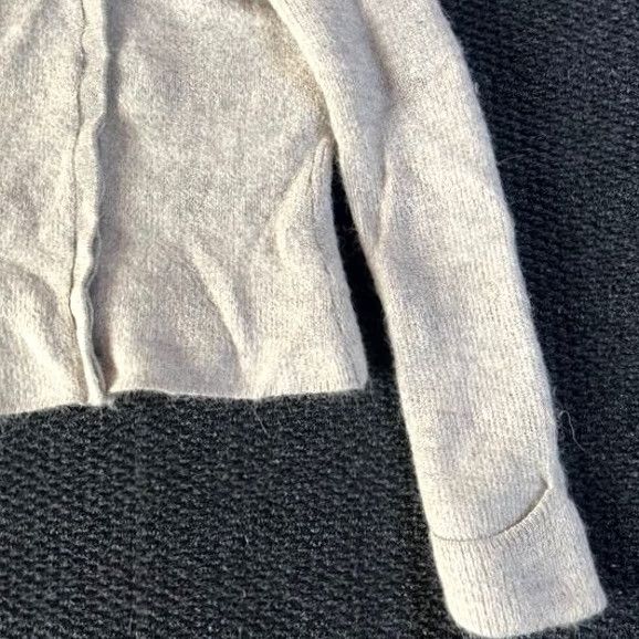 Anne Klein Anne Klein Womens Medium Tan V-Neck Cardigan Sweater 100% Alpaca Button Front Size M / US 6-8 / IT 42-44 - 4 Thumbnail