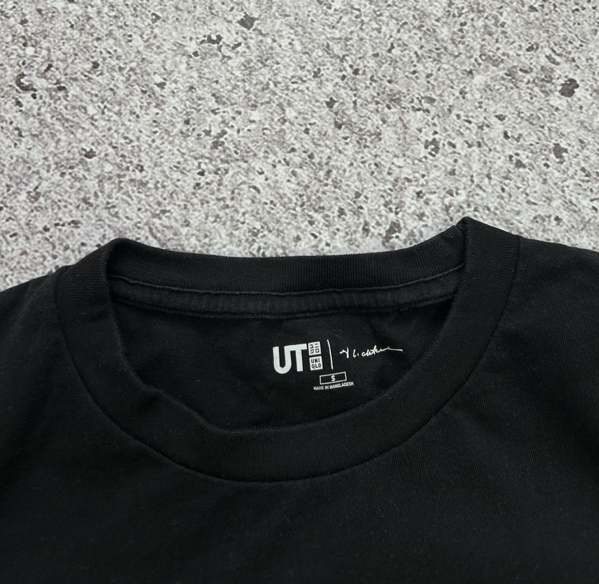 Uniqlo Uniqlo Girl With Hair Ribbon Art T-Shirt Y2K Hype Size US XS / EU 42 / 0 - 7 Thumbnail