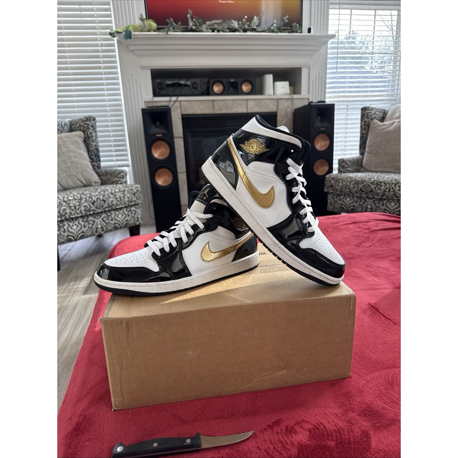 Nike Nike Air Jordan 1 Mid SE Patent Leather Men Sz 13 852542-007 Size US 13 / EU 46 - 2 Thumbnail