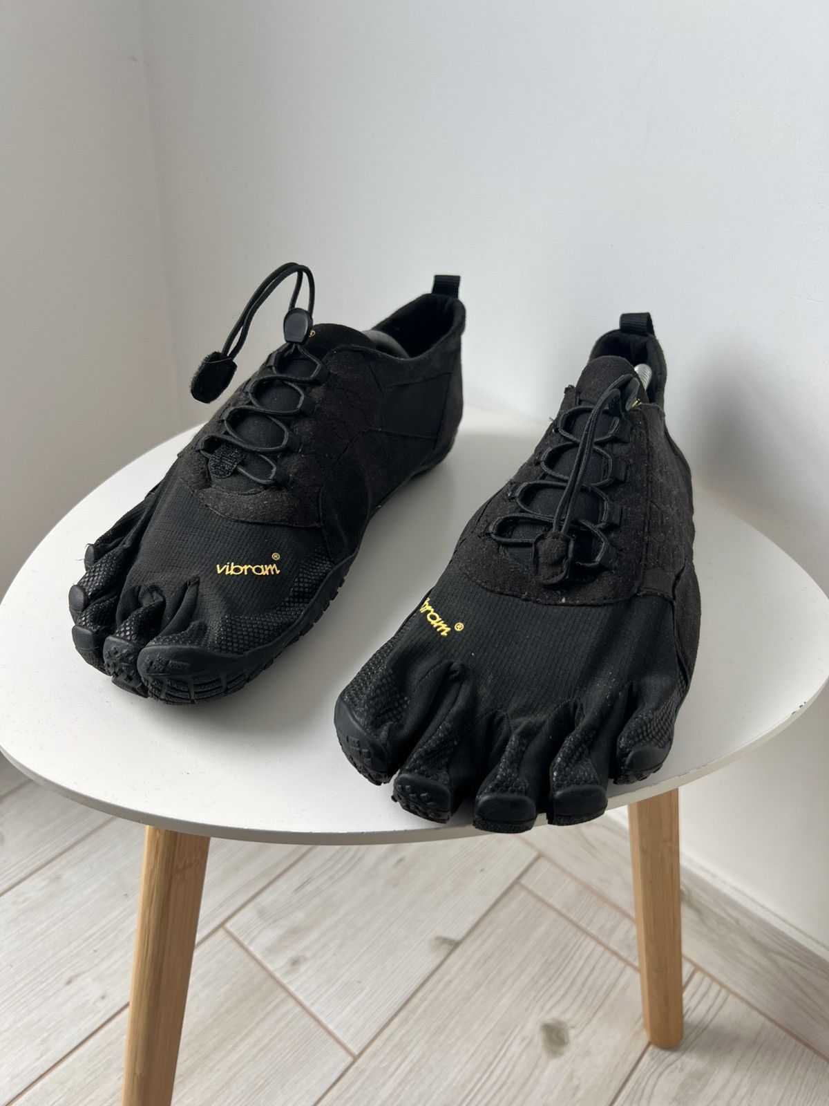 Vibram Vibram Five Fingers Black Toe Shoes Barefoot Running Shoes Size US 14 / EU 47 - 1 Thumbnail
