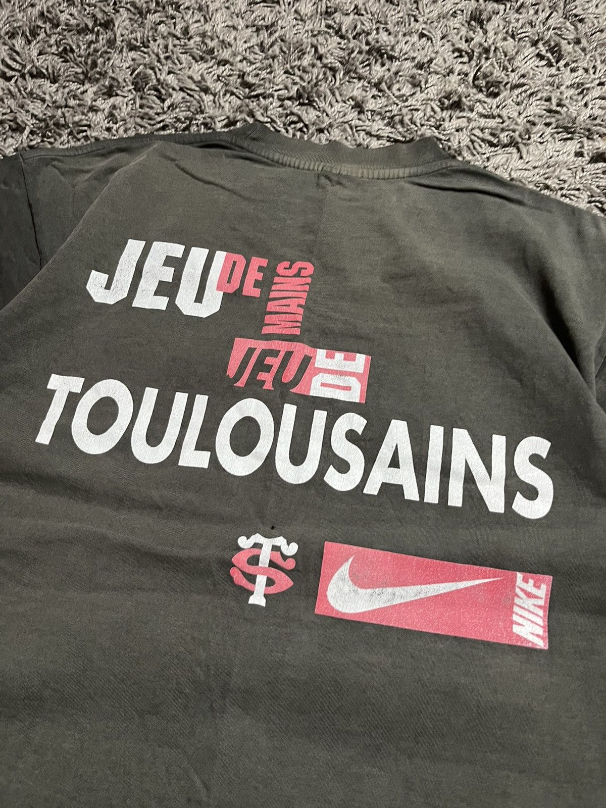 Nike Rare Nike Stade Toulousain "Jeu de mains de Toulousains" Tee Size US L / EU 52-54 / 3 - 3 Thumbnail