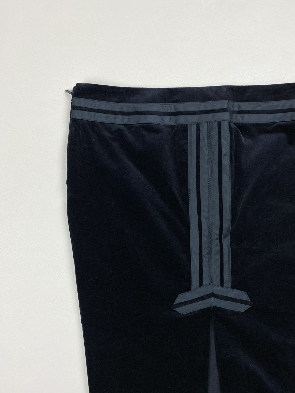 Gucci Gucci By Tom Ford Vintage 2005 Ladies Velour Pencil Skirt Size 32" / US 10 / IT 46 - 20 Thumbnail