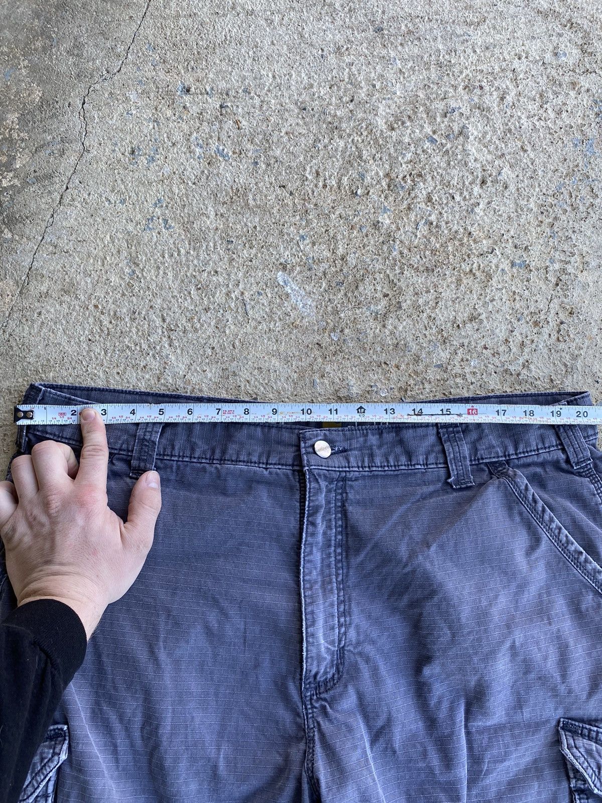Carhartt × Vintage Vintage Y2K Carhartt Cargo Faded Distressed Shorts Size US 40 / EU 56 - 9 Thumbnail