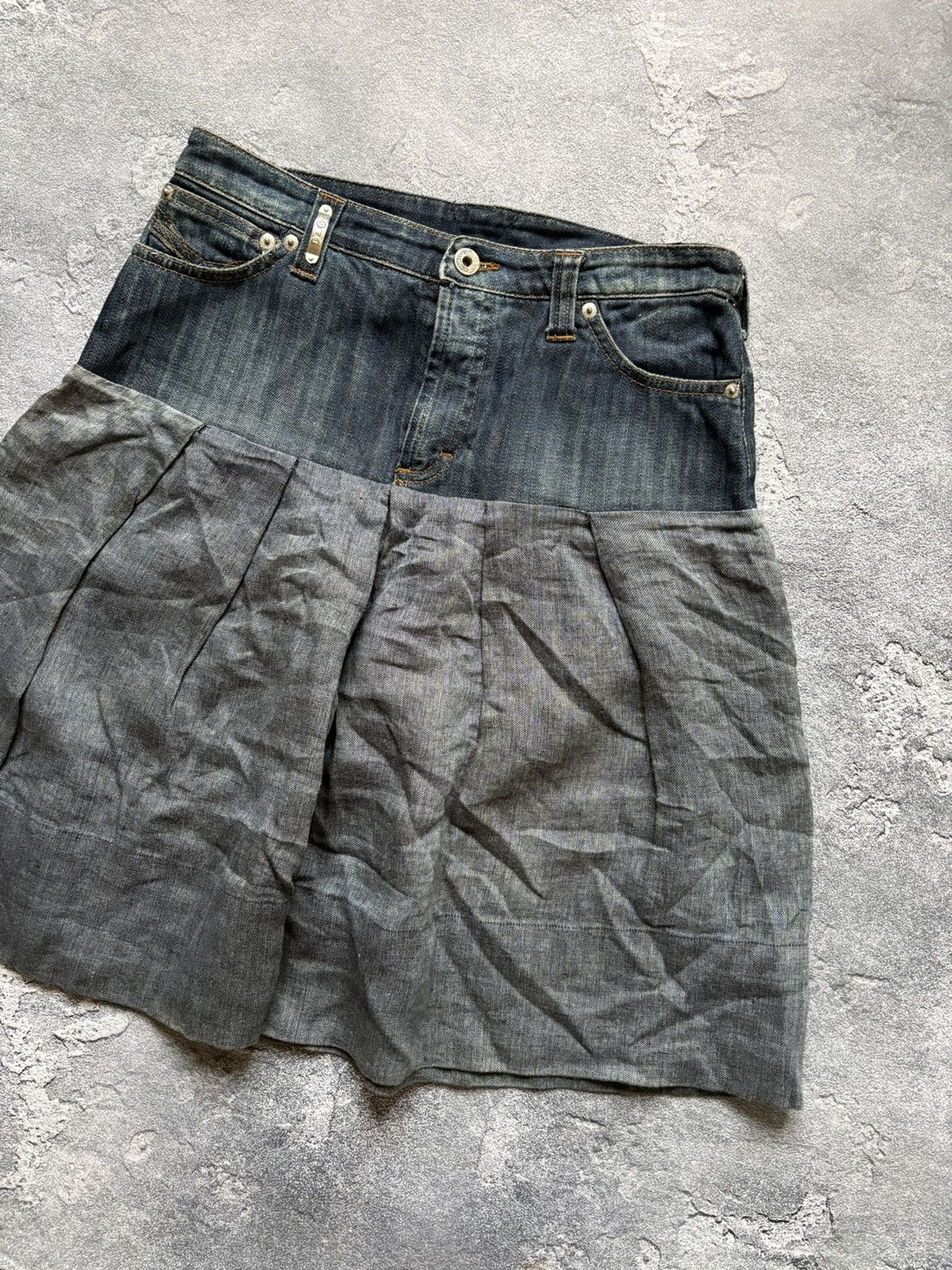 Dolce & Gabbana Vintage Dolce & Gabbana Y2K Denim Pleated Skirt Size 38 Size 26" / US 2 / IT 38 - 4 Thumbnail