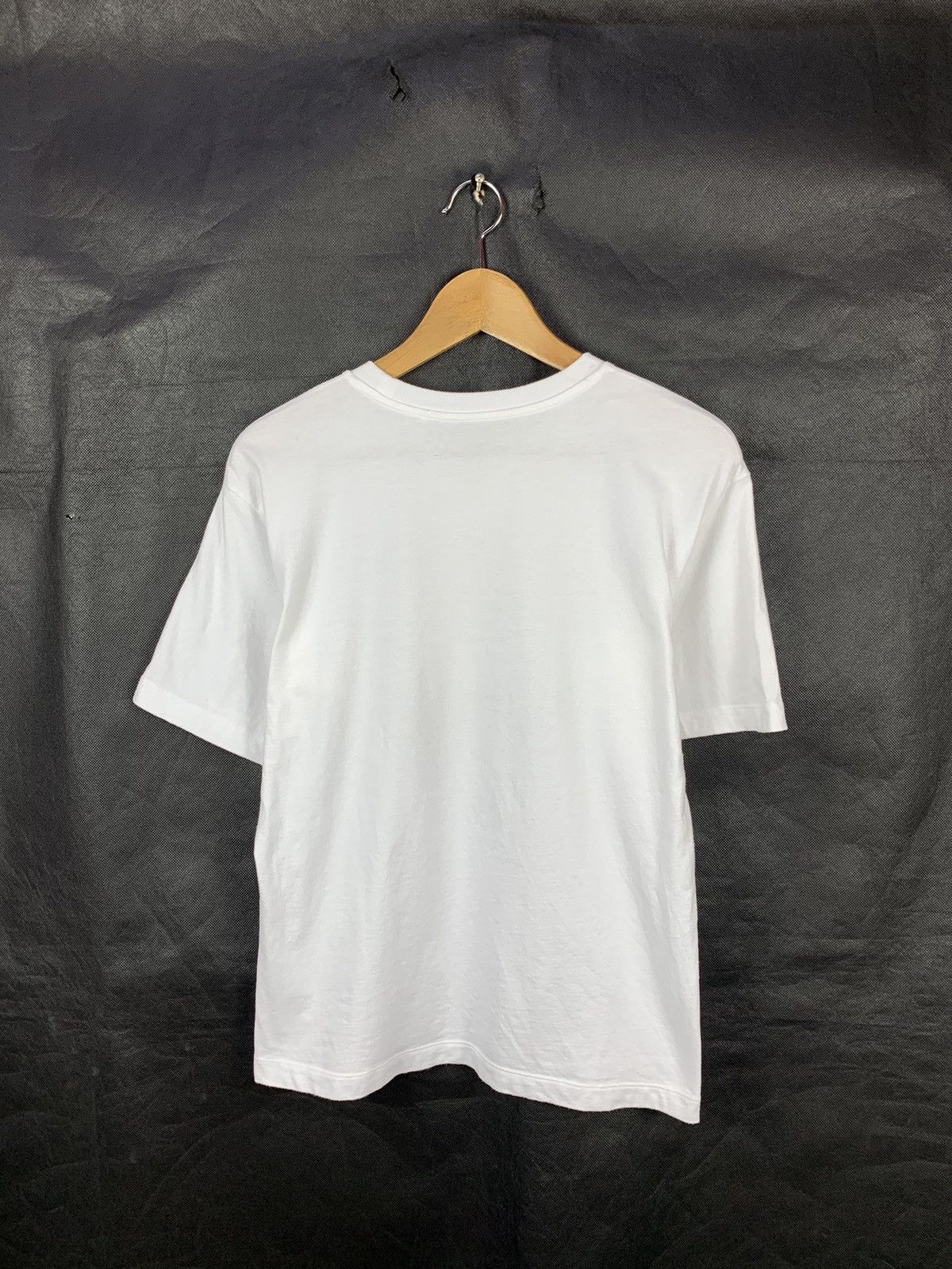 Uniqlo Uniqlo Monalisa Louvre Museum Paris Tee Size US M / EU 48-50 / 2 - 5 Thumbnail